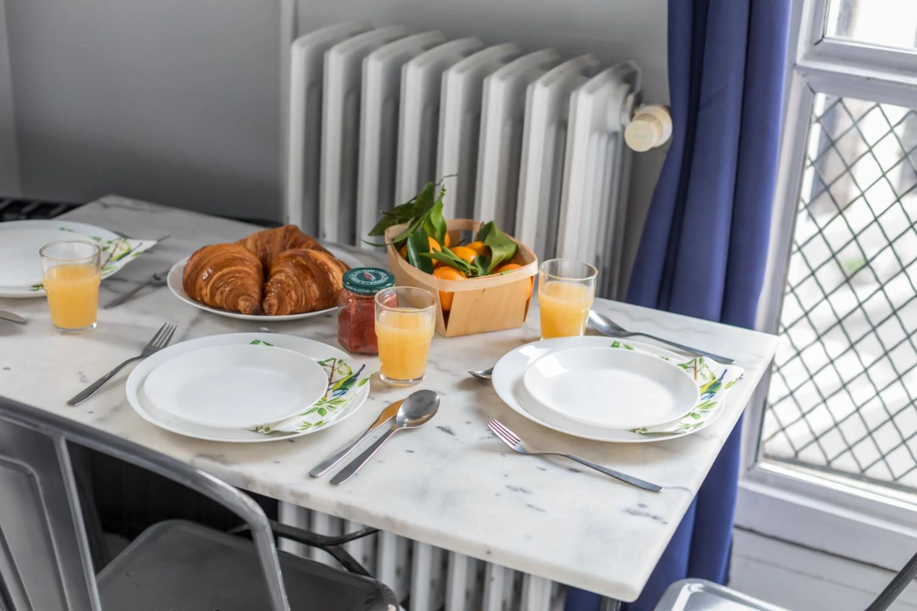 Bedroom in WS Louvre - Etienne Marcel