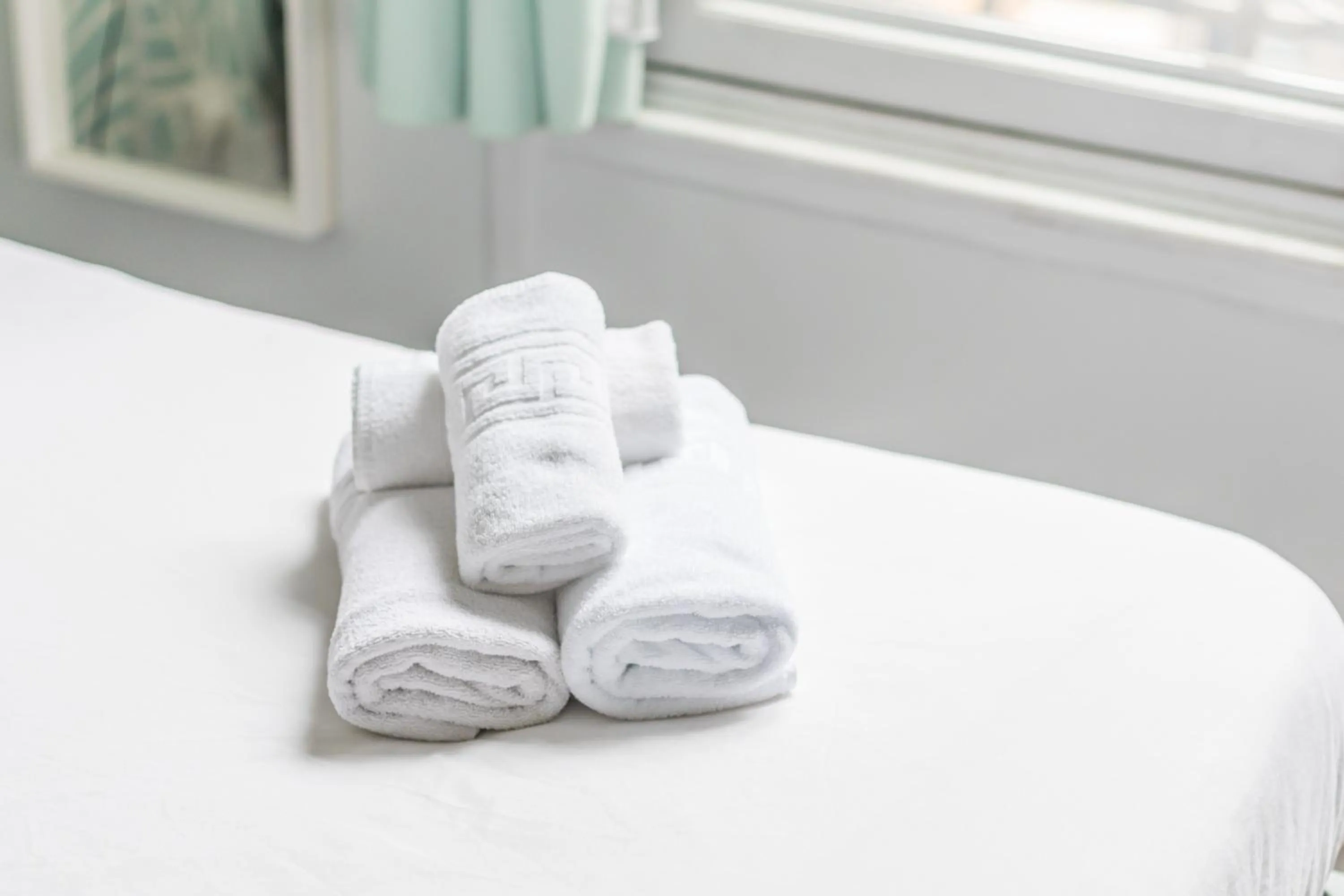 Bedroom, Bed in WS Louvre - Etienne Marcel