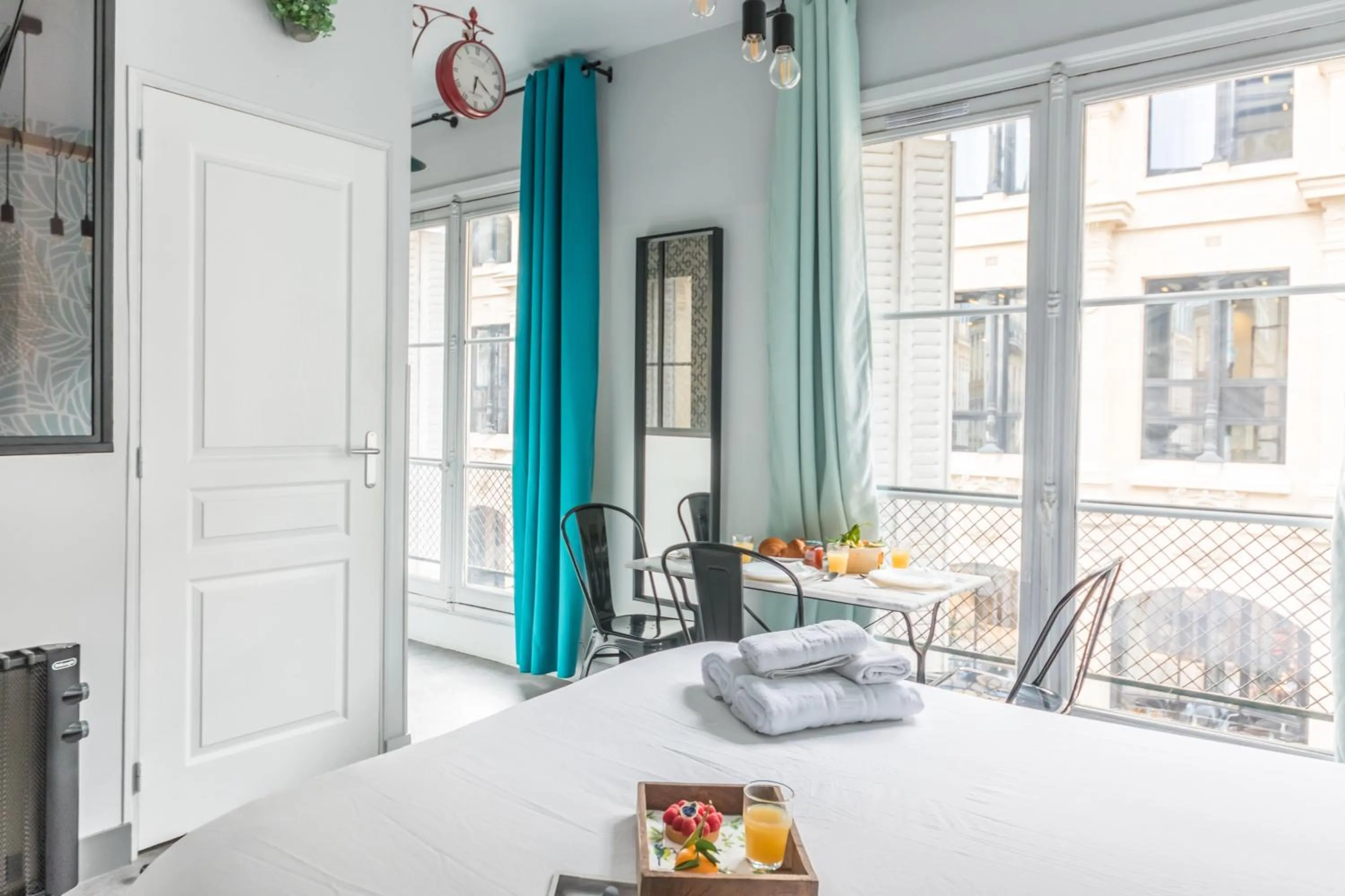 Breakfast in WS Louvre - Etienne Marcel