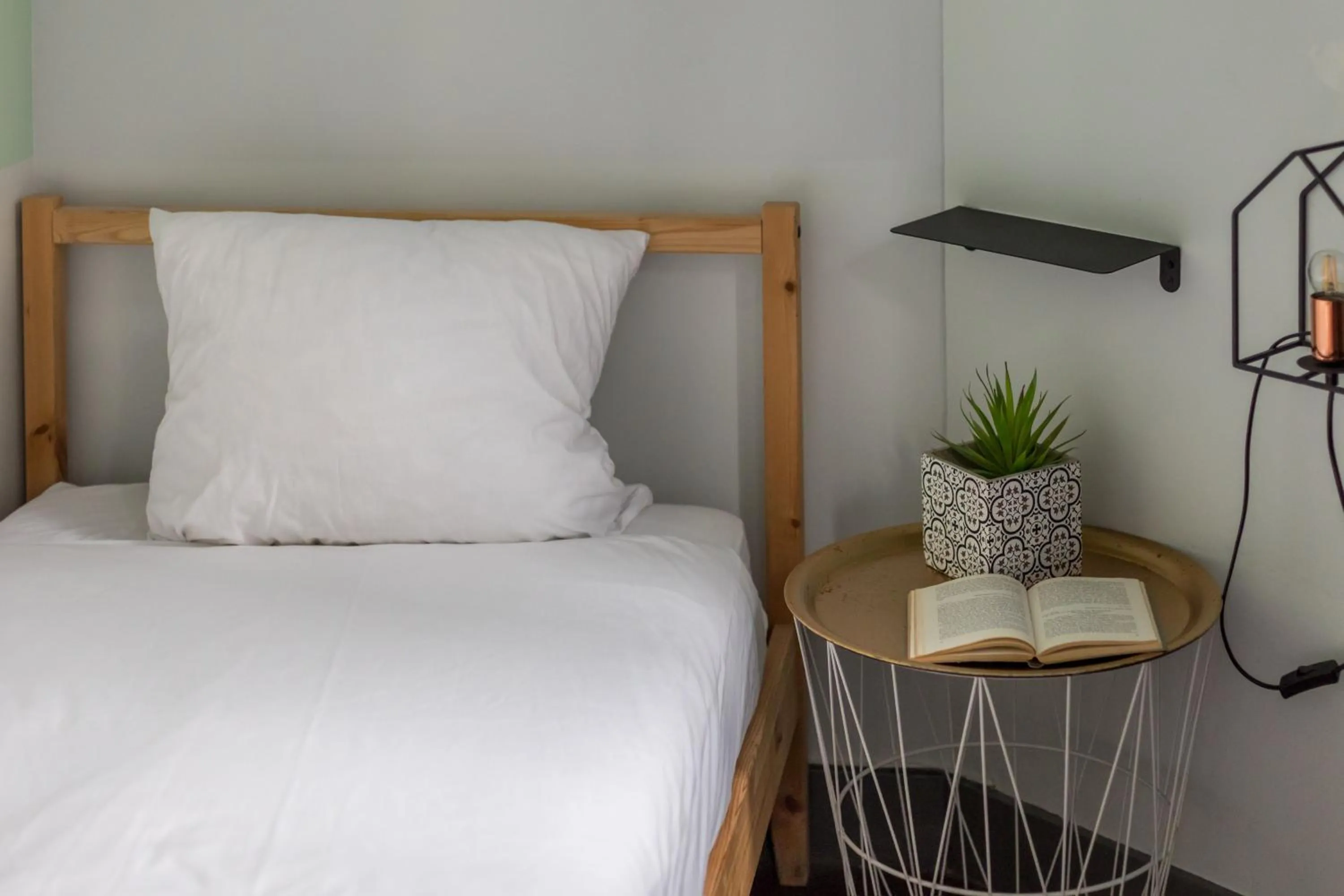 Bedroom, Bed in WS Louvre - Etienne Marcel