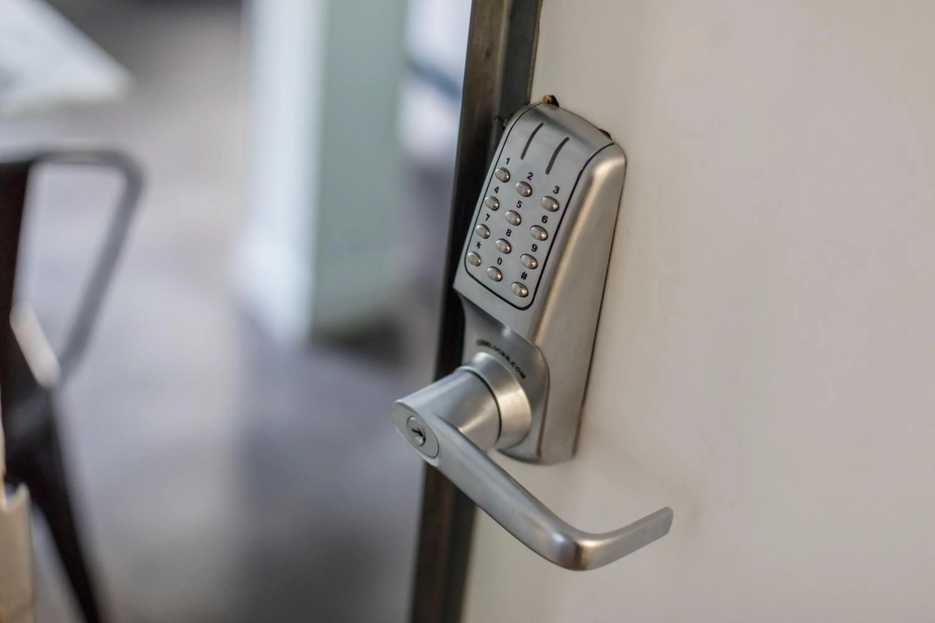 Facade/entrance in WS Louvre - Etienne Marcel