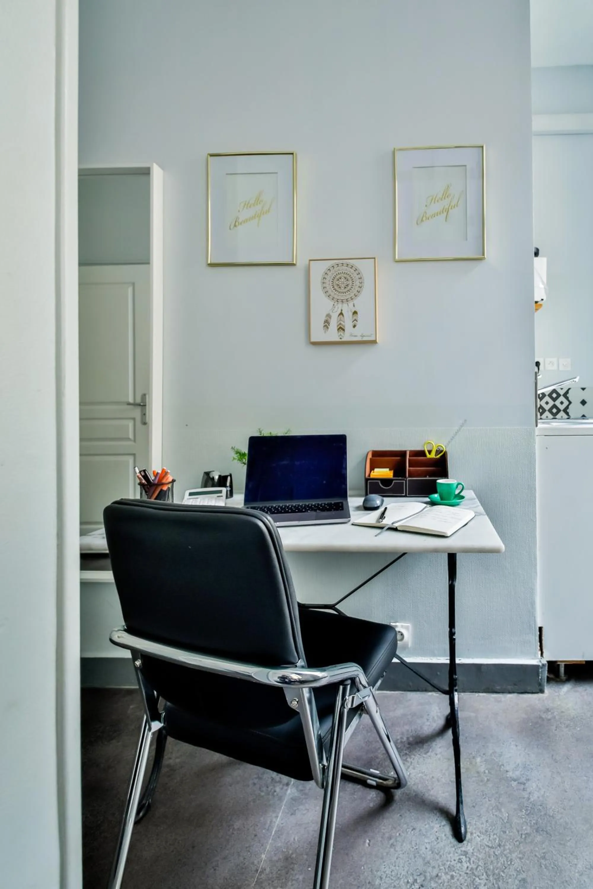 Seating area in WS Louvre - Etienne Marcel