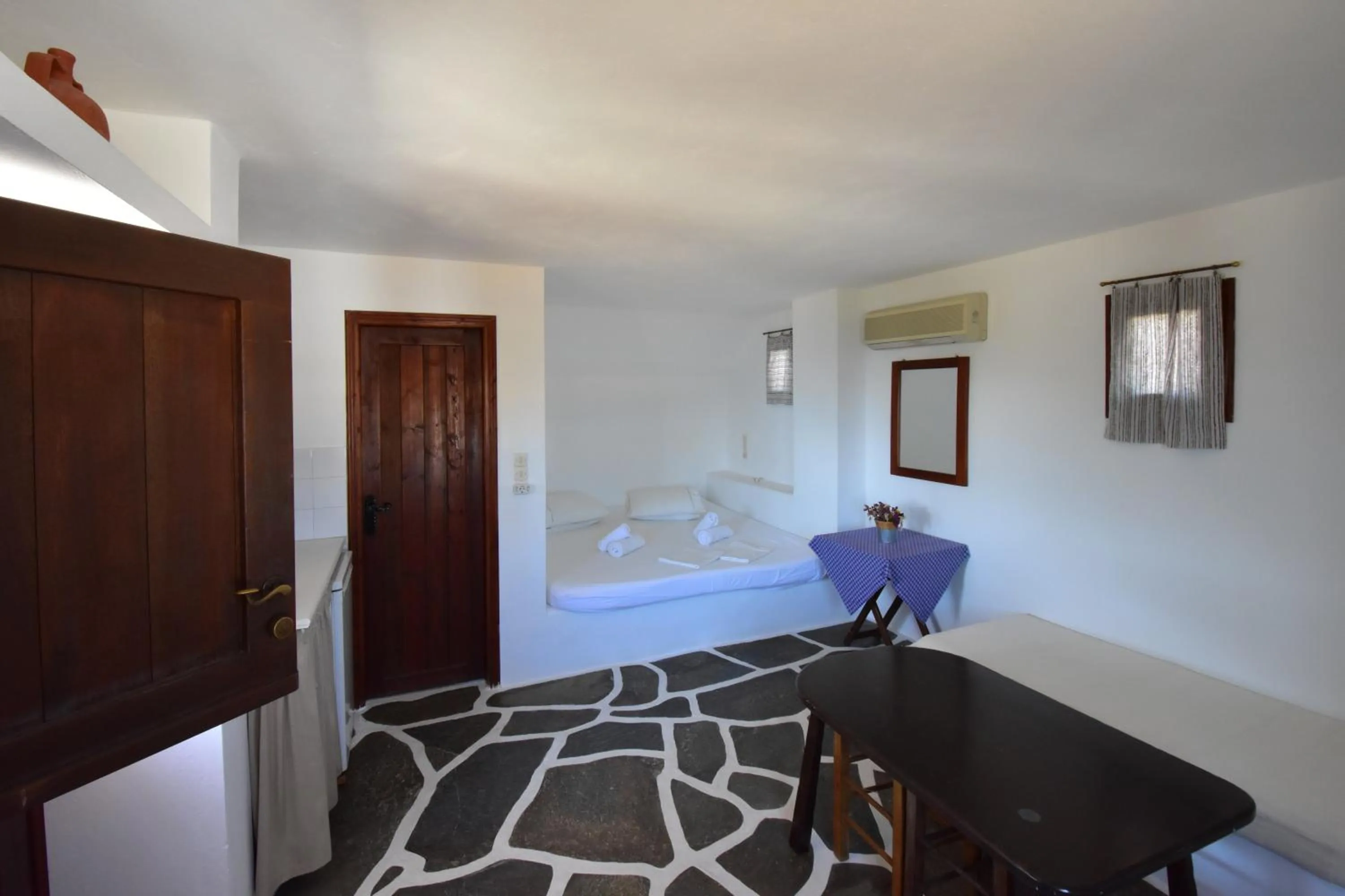 Photo of the whole room, Bed in Petra Holiday Village