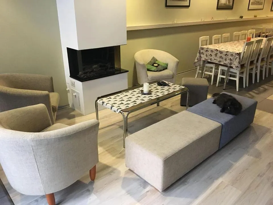 Seating area in Carolina Hotel