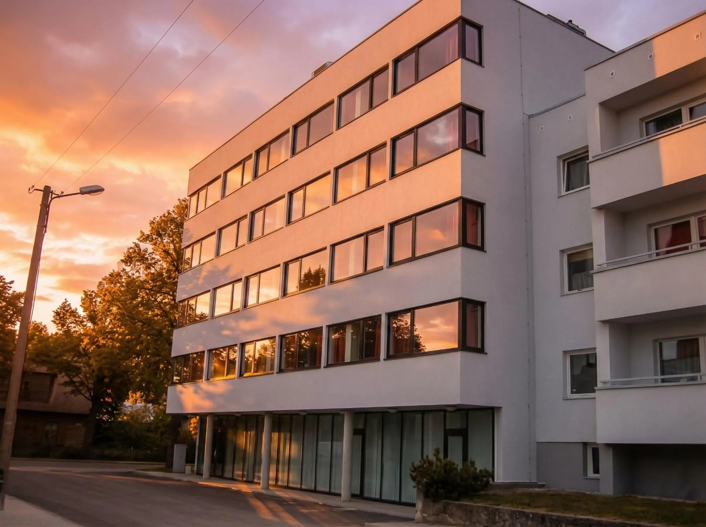 Facade/entrance in Carolina Hotel