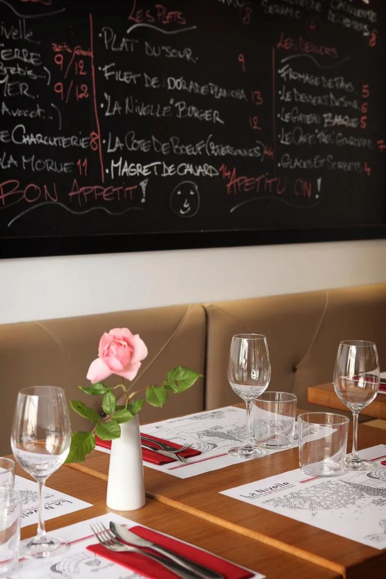 Lounge or bar in Logis Hotel de la Nivelle