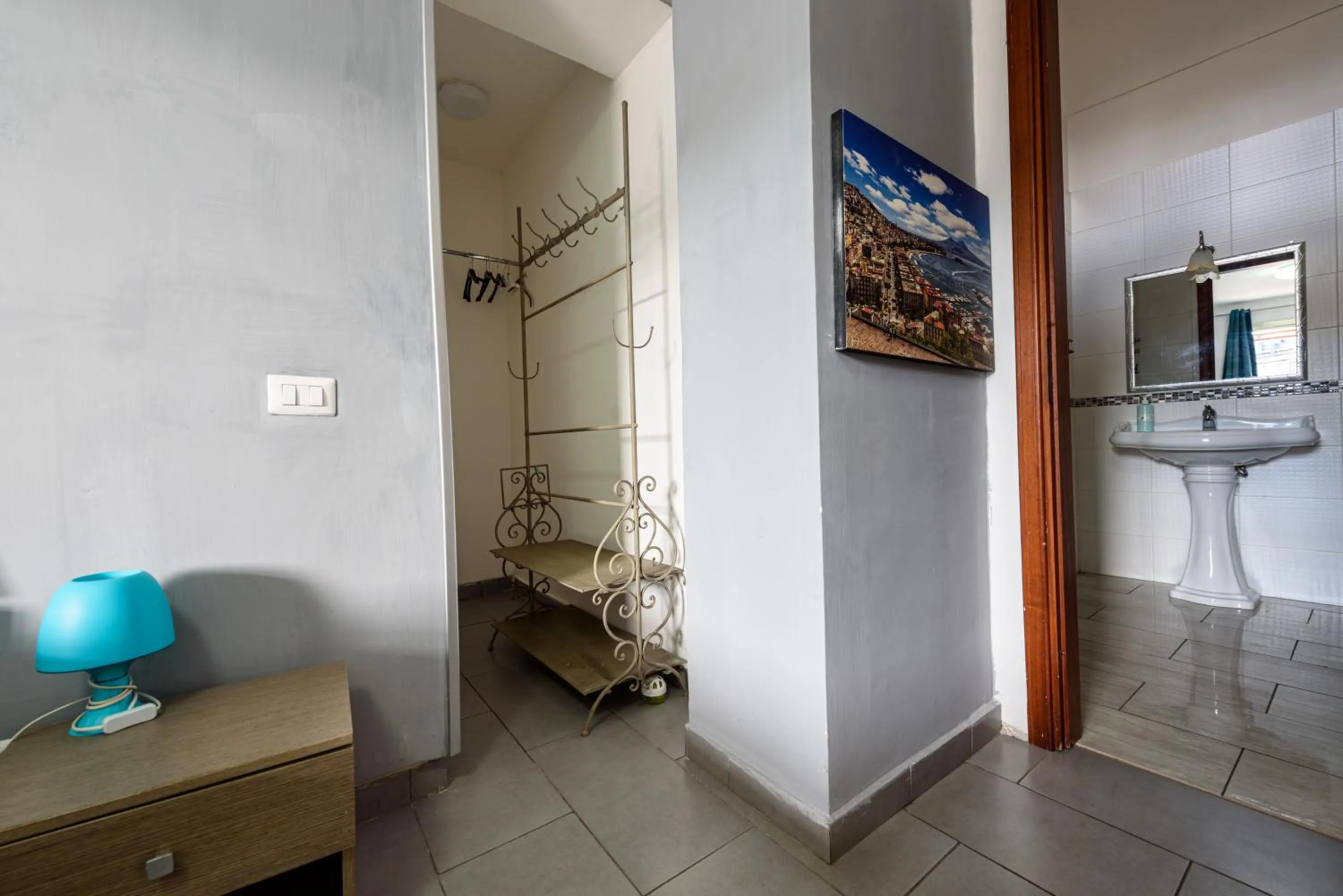 Toilet in Napoli Centrale di Fabio e Veronica LT