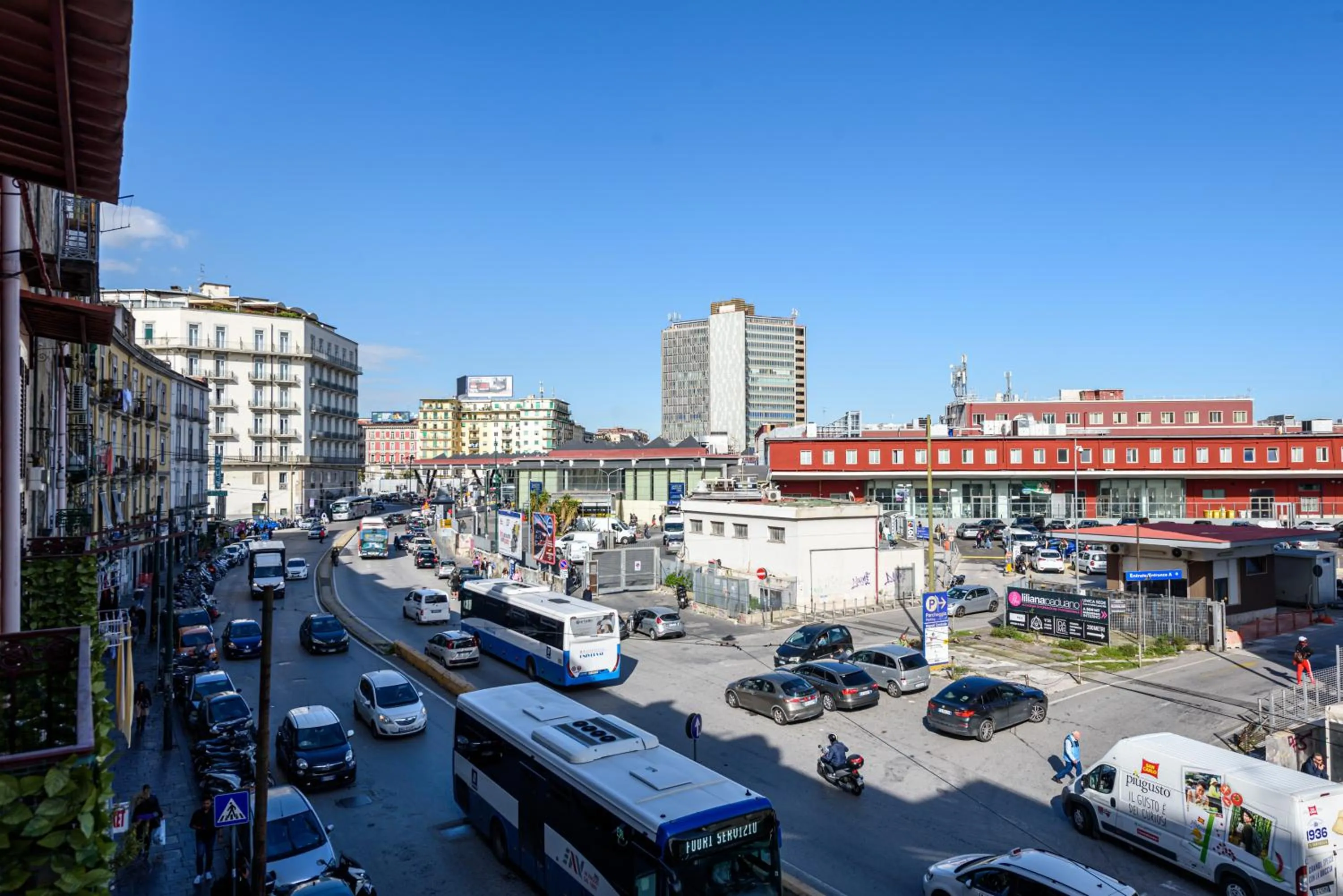 Property building in Napoli Centrale di Fabio e Veronica LT
