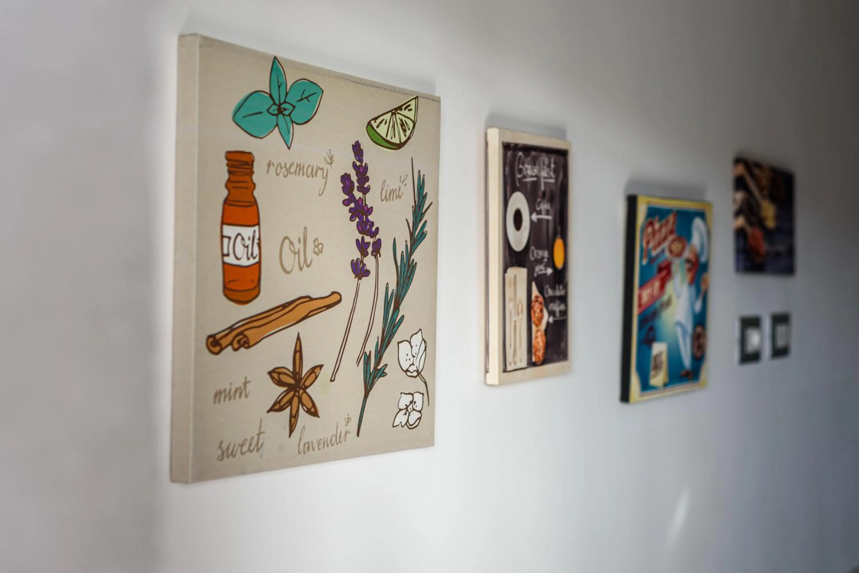 Decorative detail in Napoli Centrale di Fabio e Veronica LT