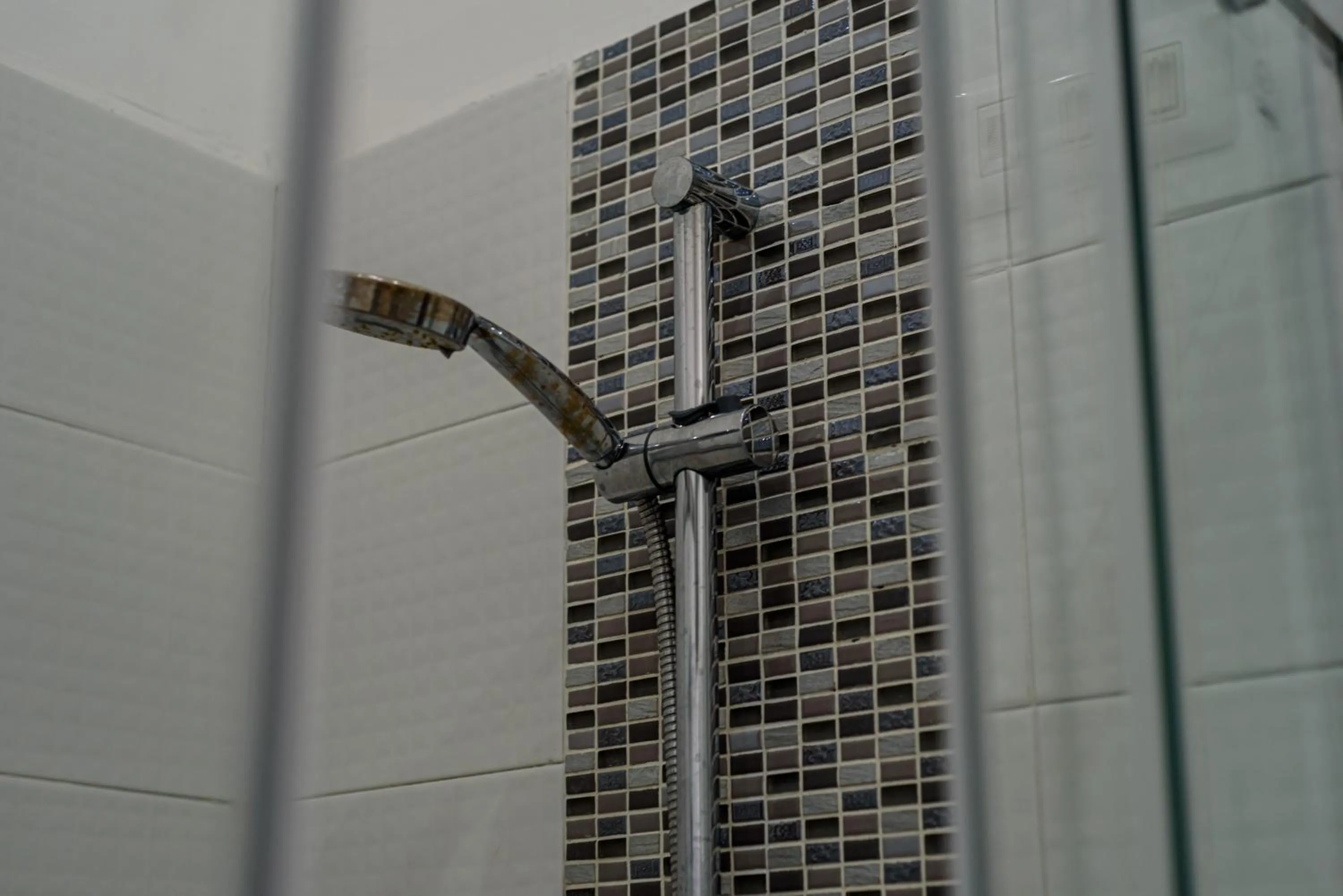 Shower in Napoli Centrale di Fabio e Veronica LT