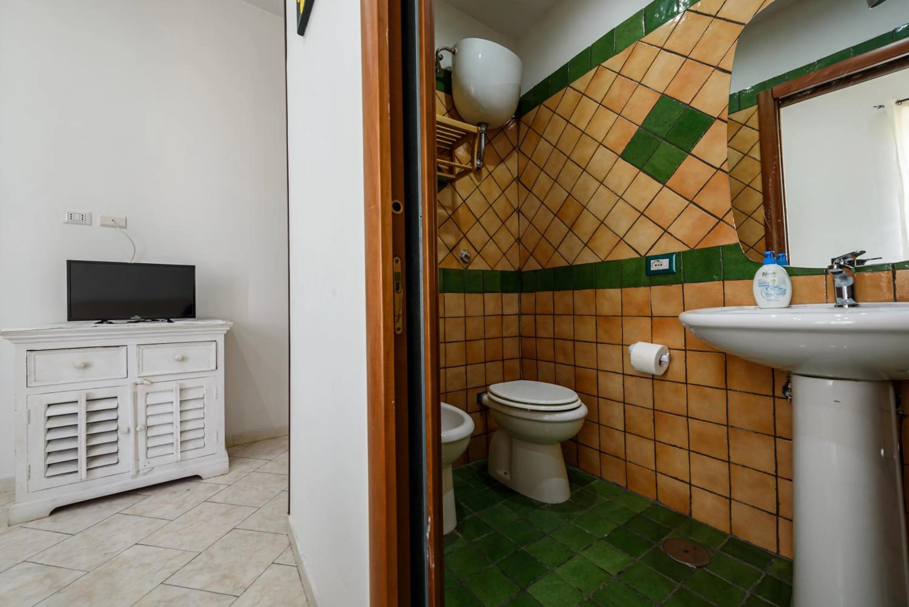 Toilet in Napoli Centrale di Fabio e Veronica LT