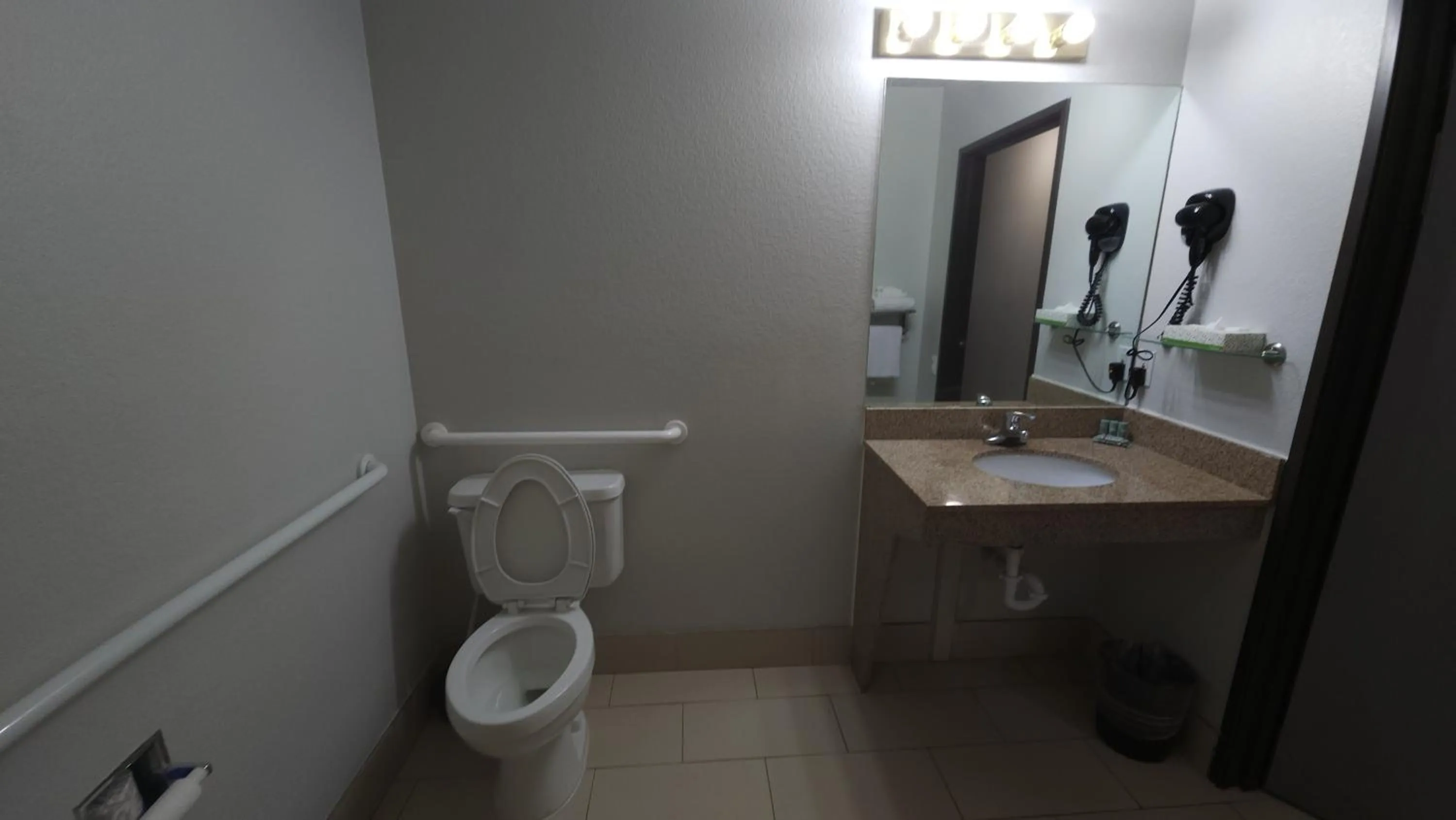 Toilet in West Valley Inn