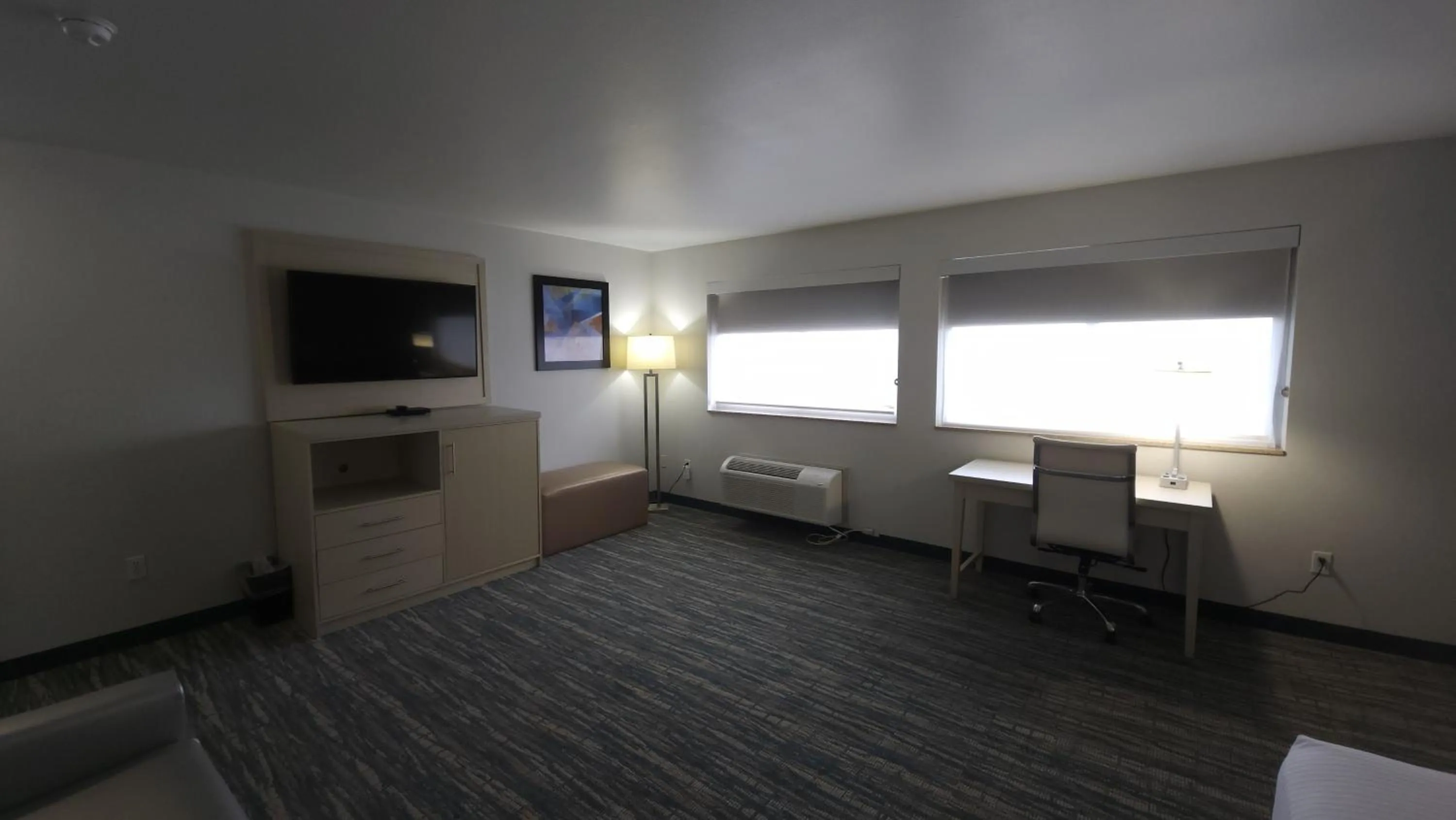 TV and multimedia in West Valley Inn