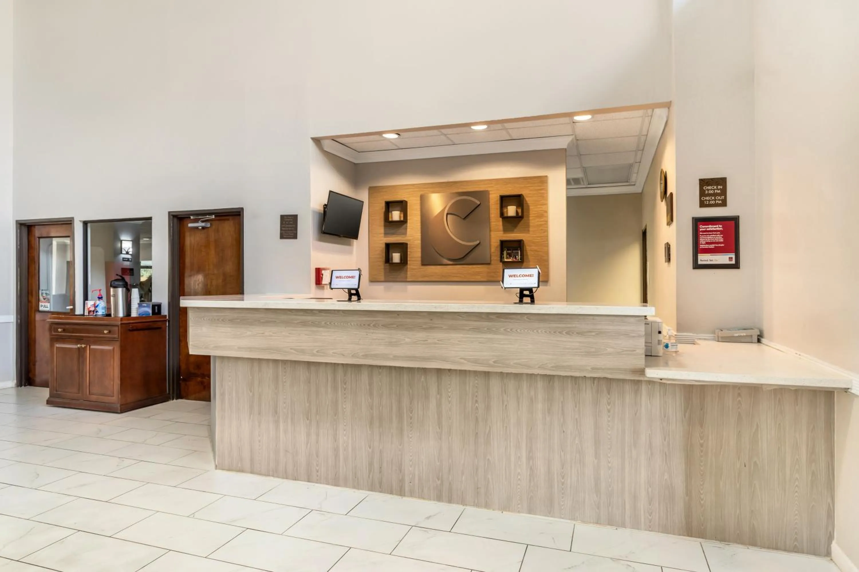 Lobby or reception in Comfort Suites Bush Intercontinental Airport