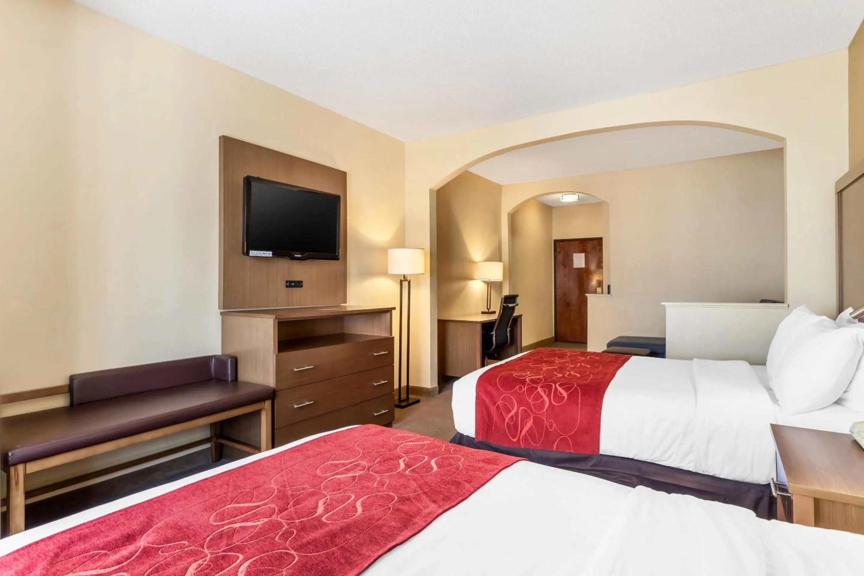 Bedroom, Bed in Comfort Suites Bush Intercontinental Airport