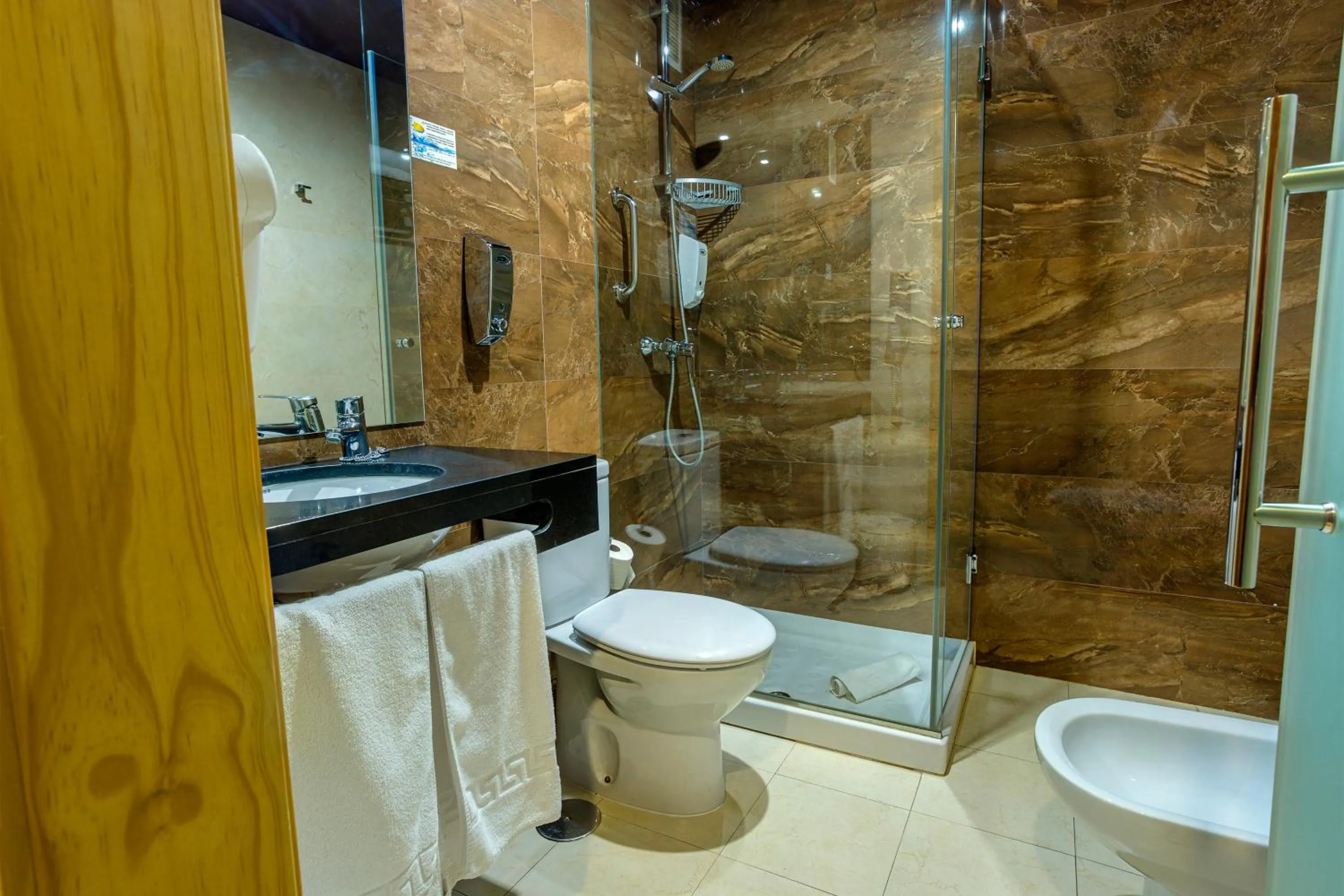 Bathroom in Hotel Navarro