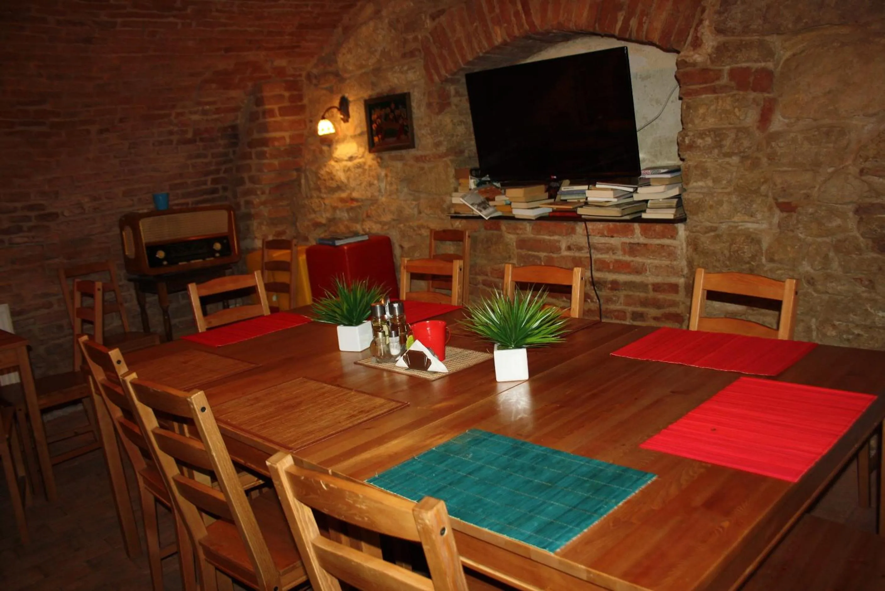 Communal lounge/ TV room in Retro Hostel