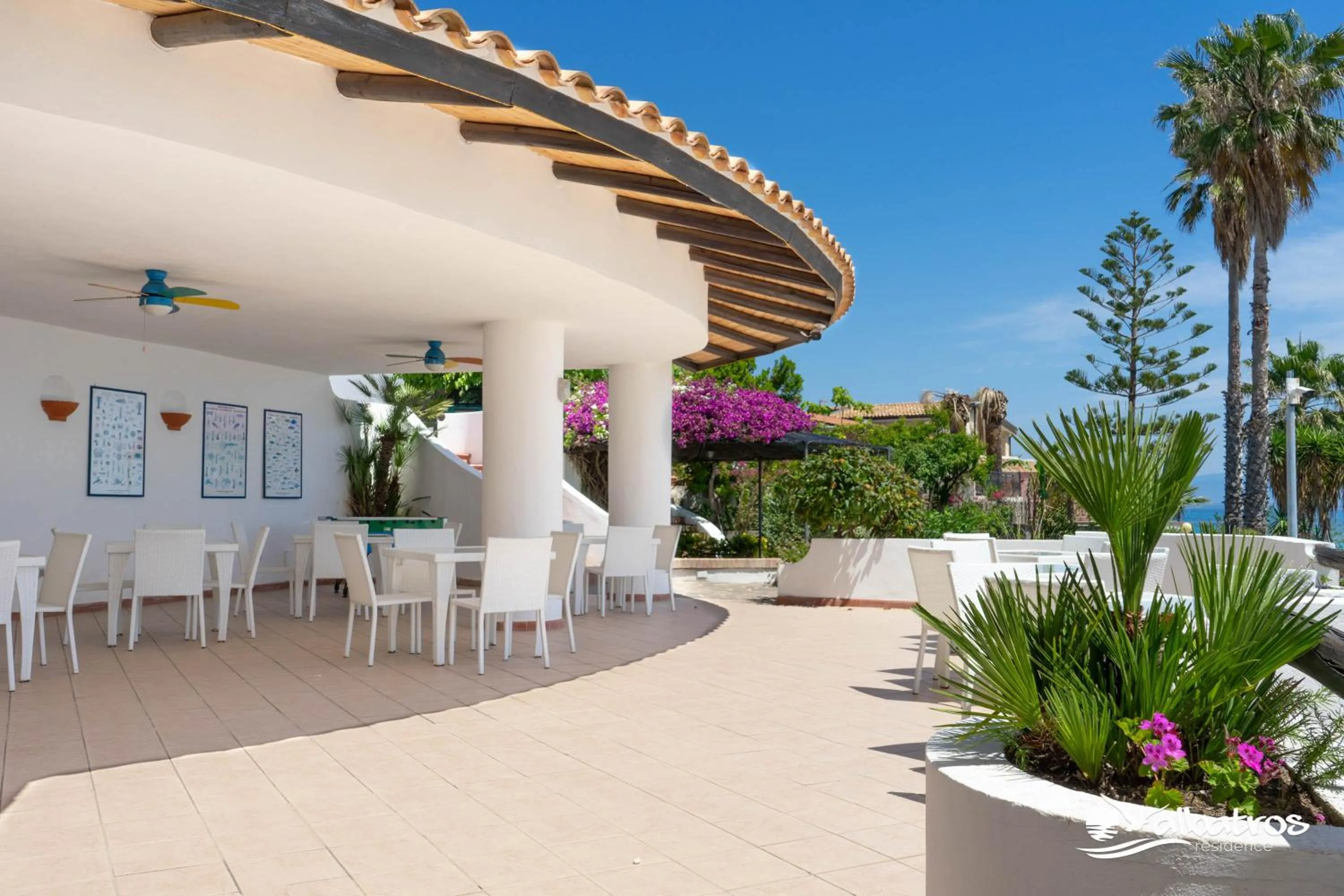 Restaurant/places to eat in Residence Albatros