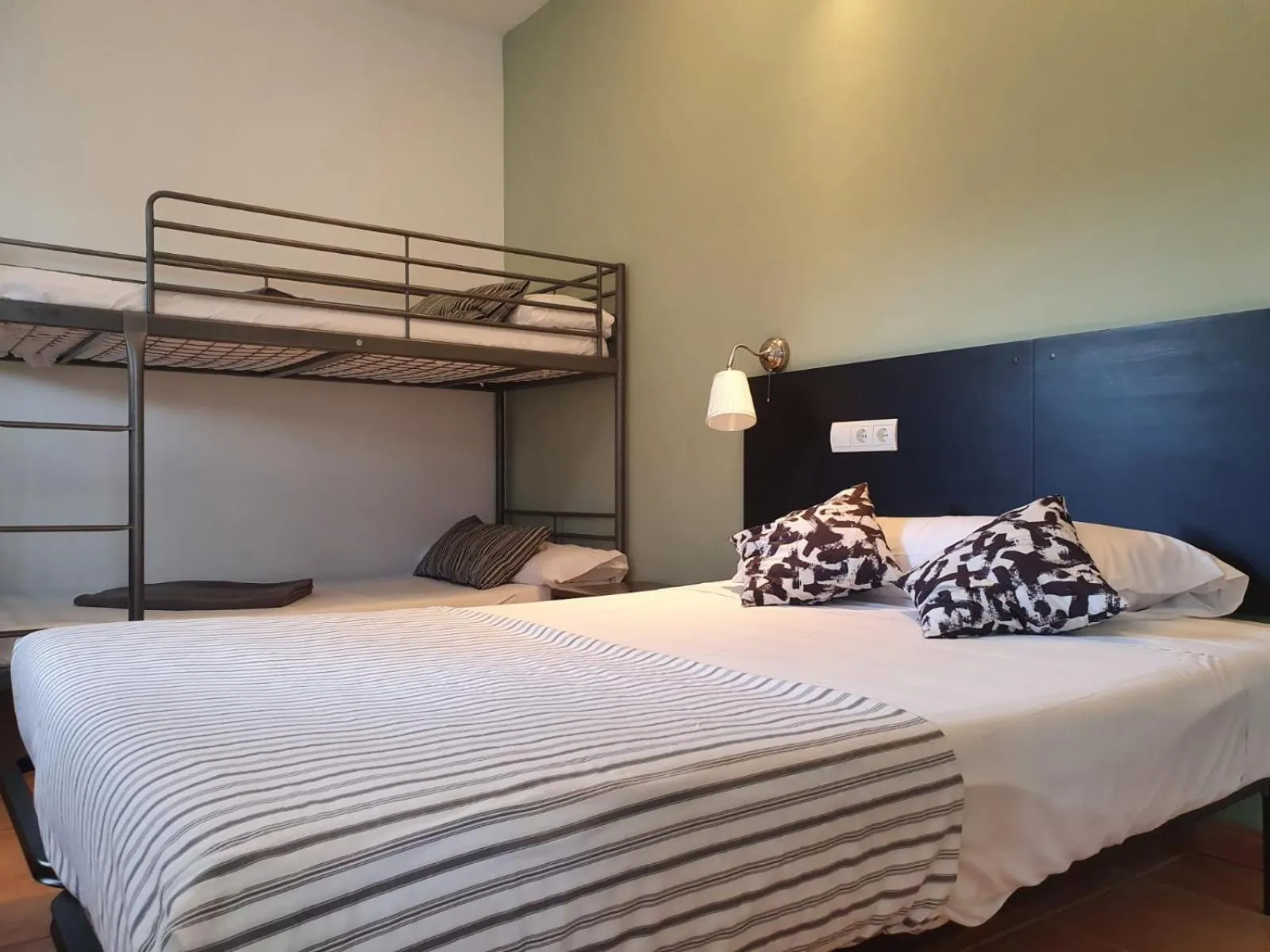 bunk bed in Hostal Ayamonte Los Mellizos