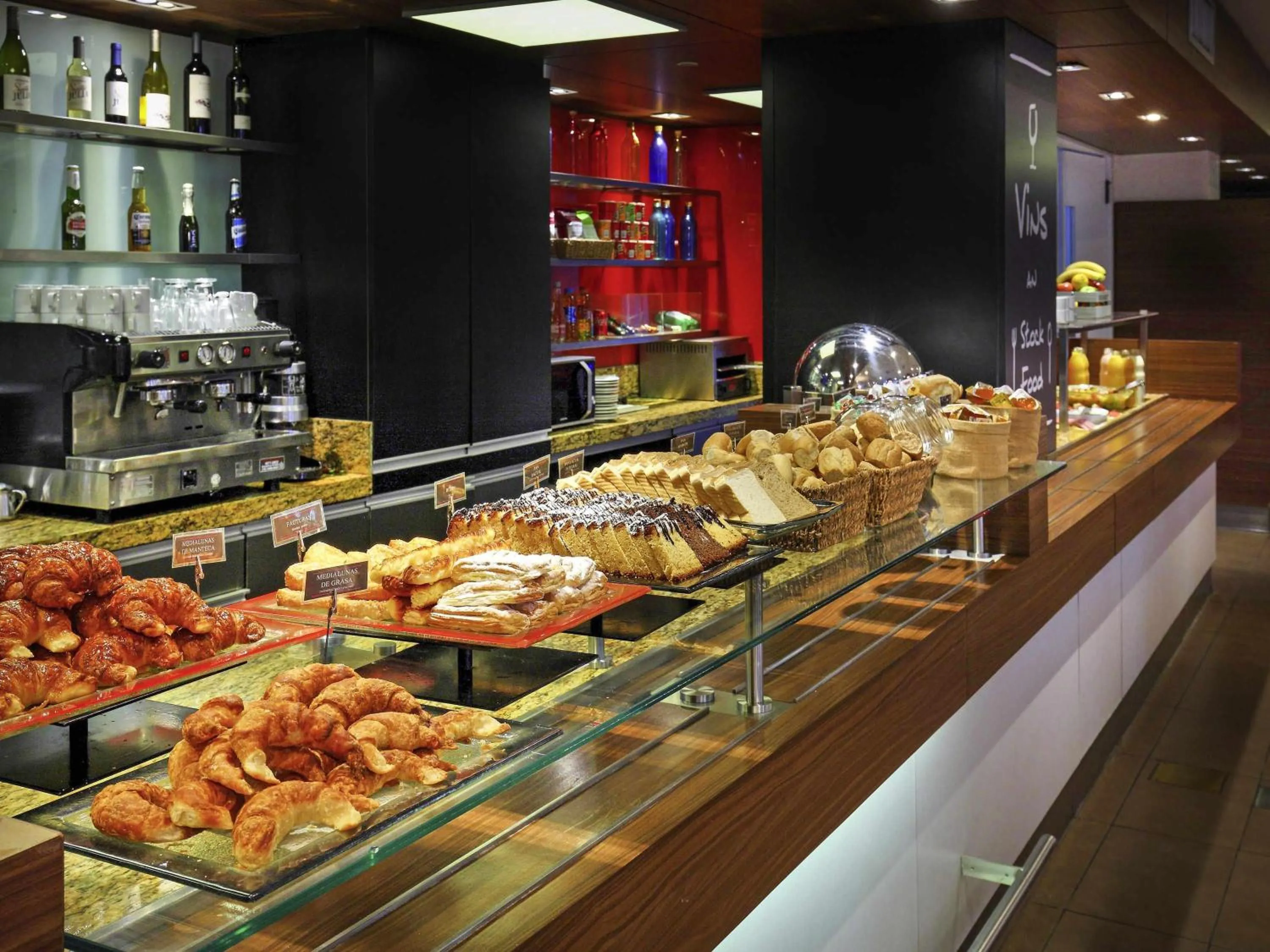 Property building in ibis Buenos Aires Congreso