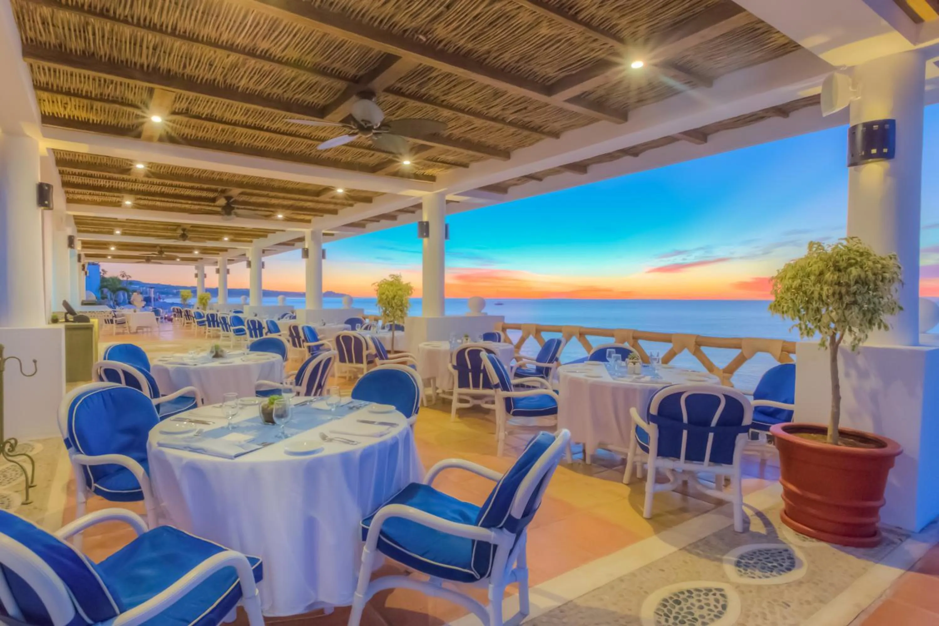 Restaurant/places to eat in Pueblo Bonito Los Cabos Blanco Beach Resort - All Inclusive