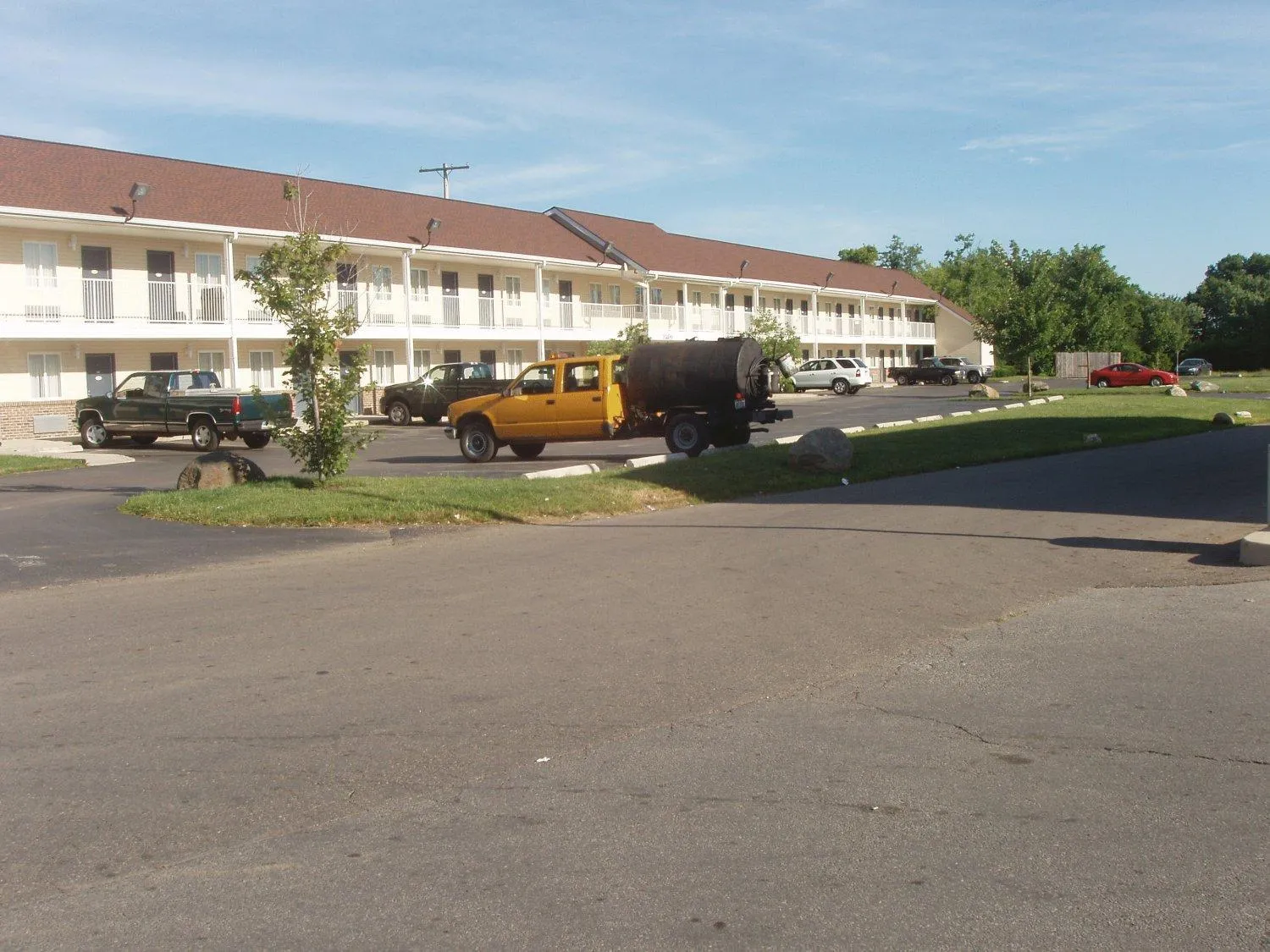 Property building in Kozy Inn Columbus