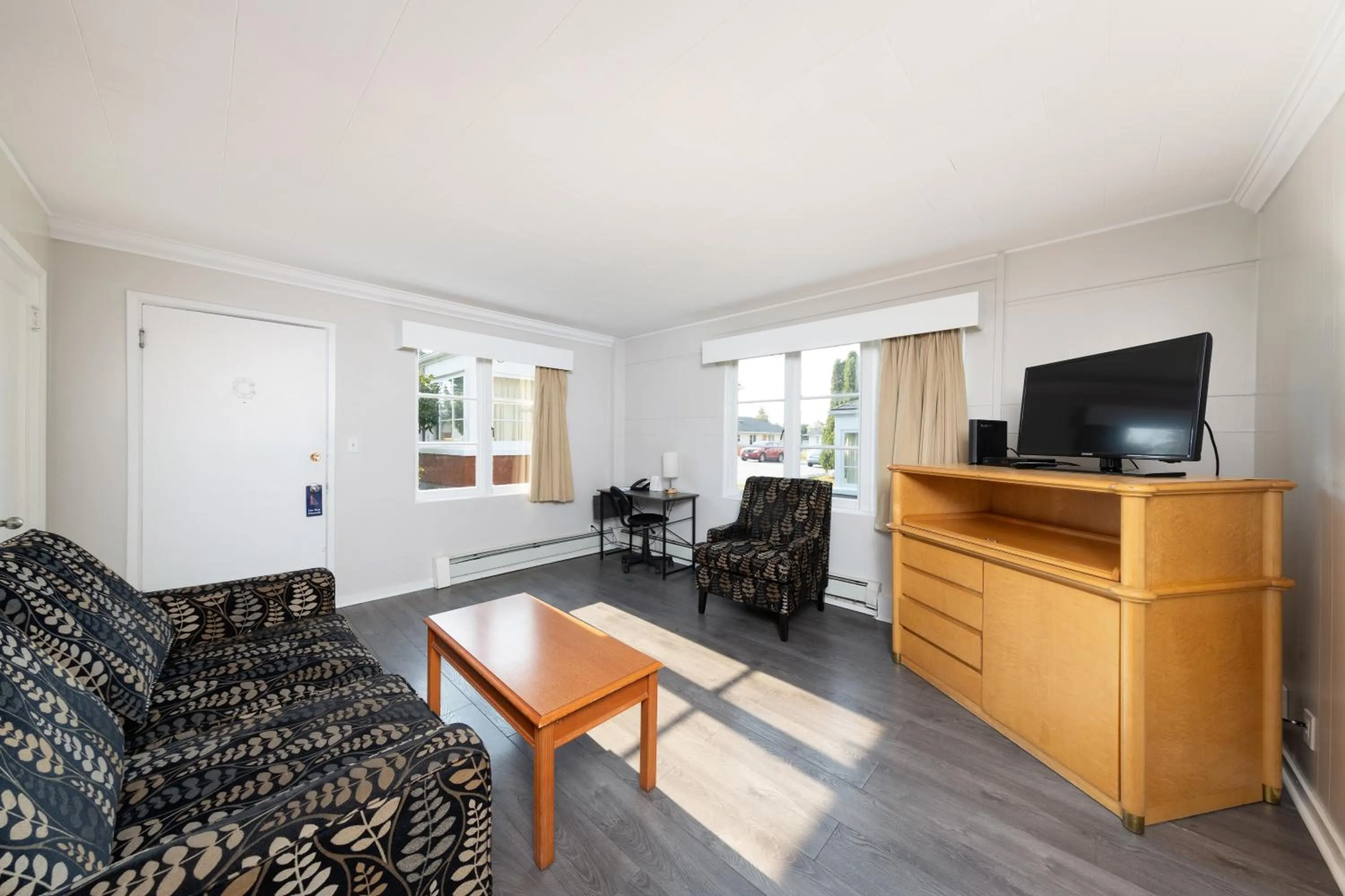 Living room in 2400 Motel