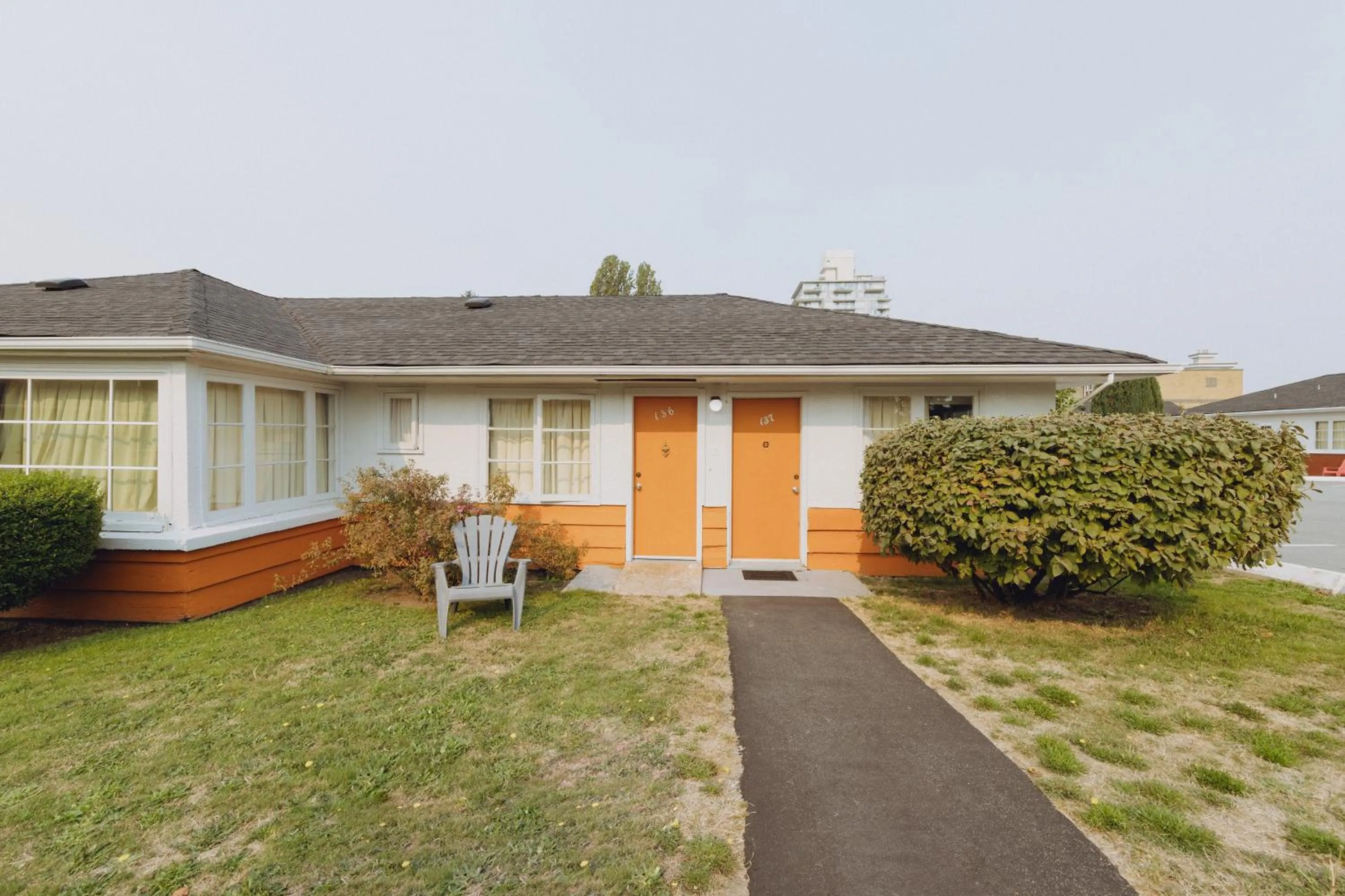 Property building in 2400 Motel