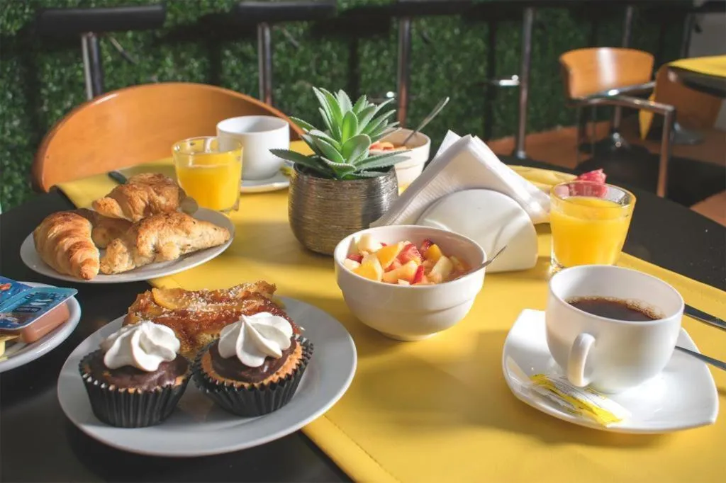 Restaurant/places to eat in Pocitos Plaza Hotel