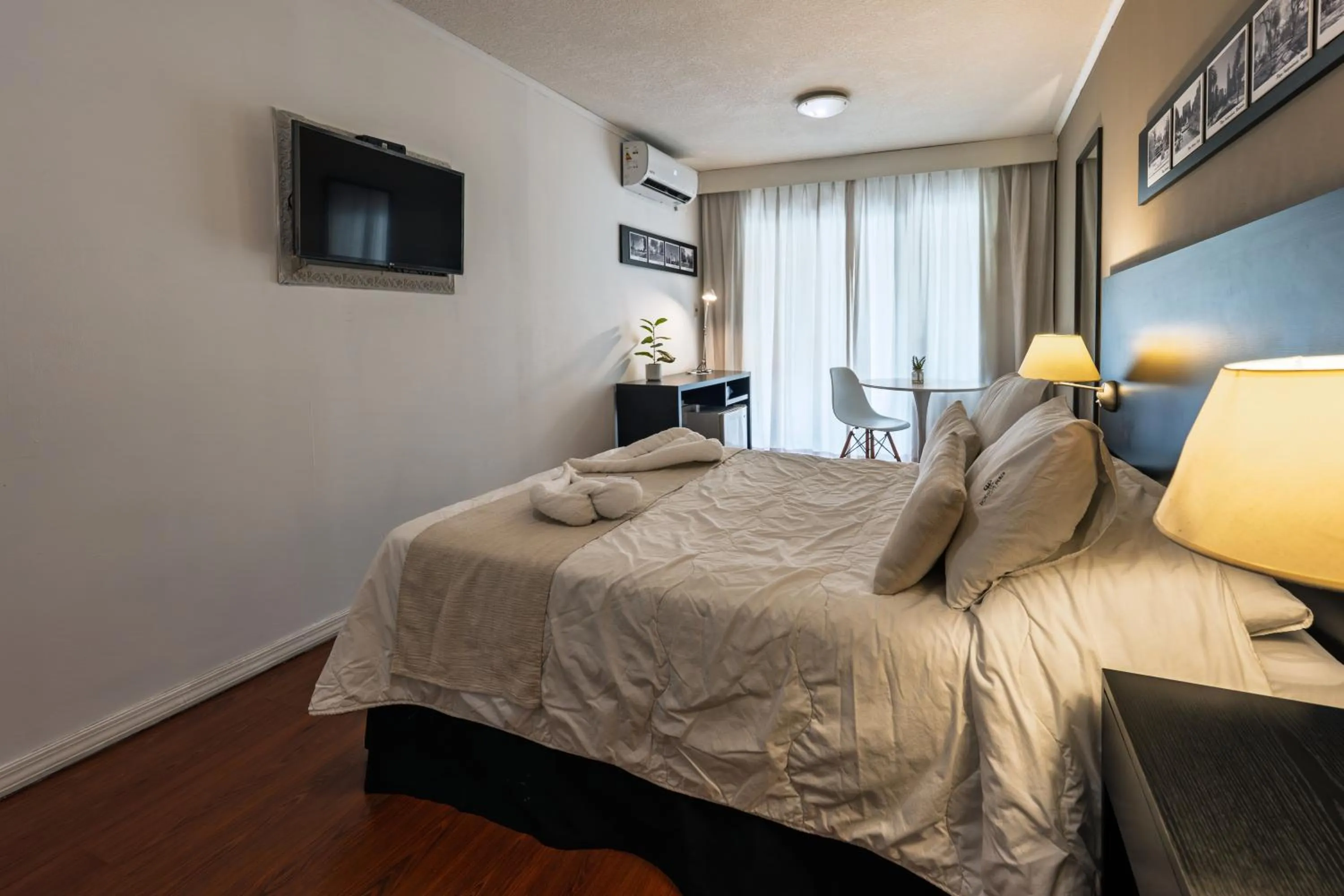 Bed in Pocitos Plaza Hotel