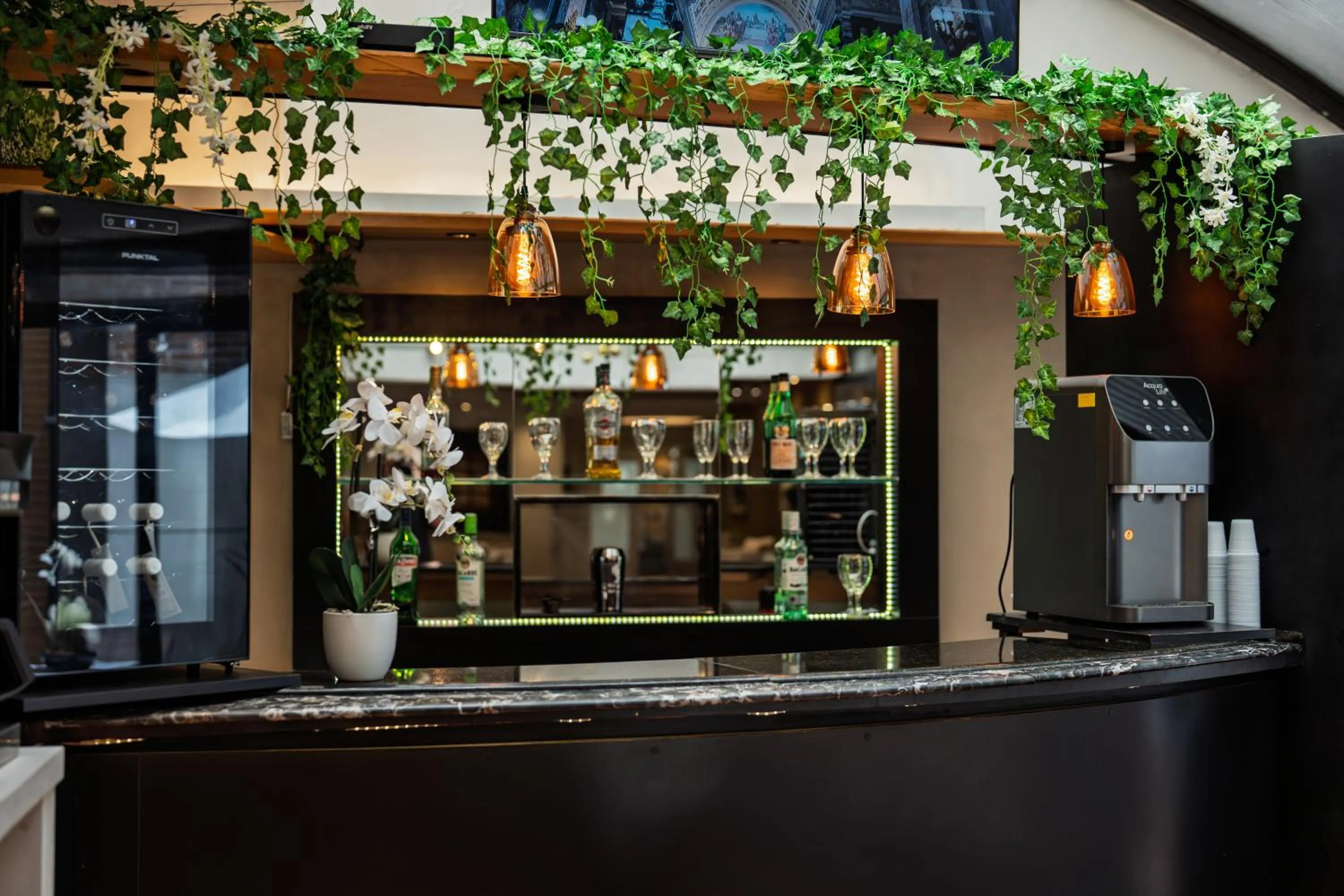 Lounge or bar in Pocitos Plaza Hotel