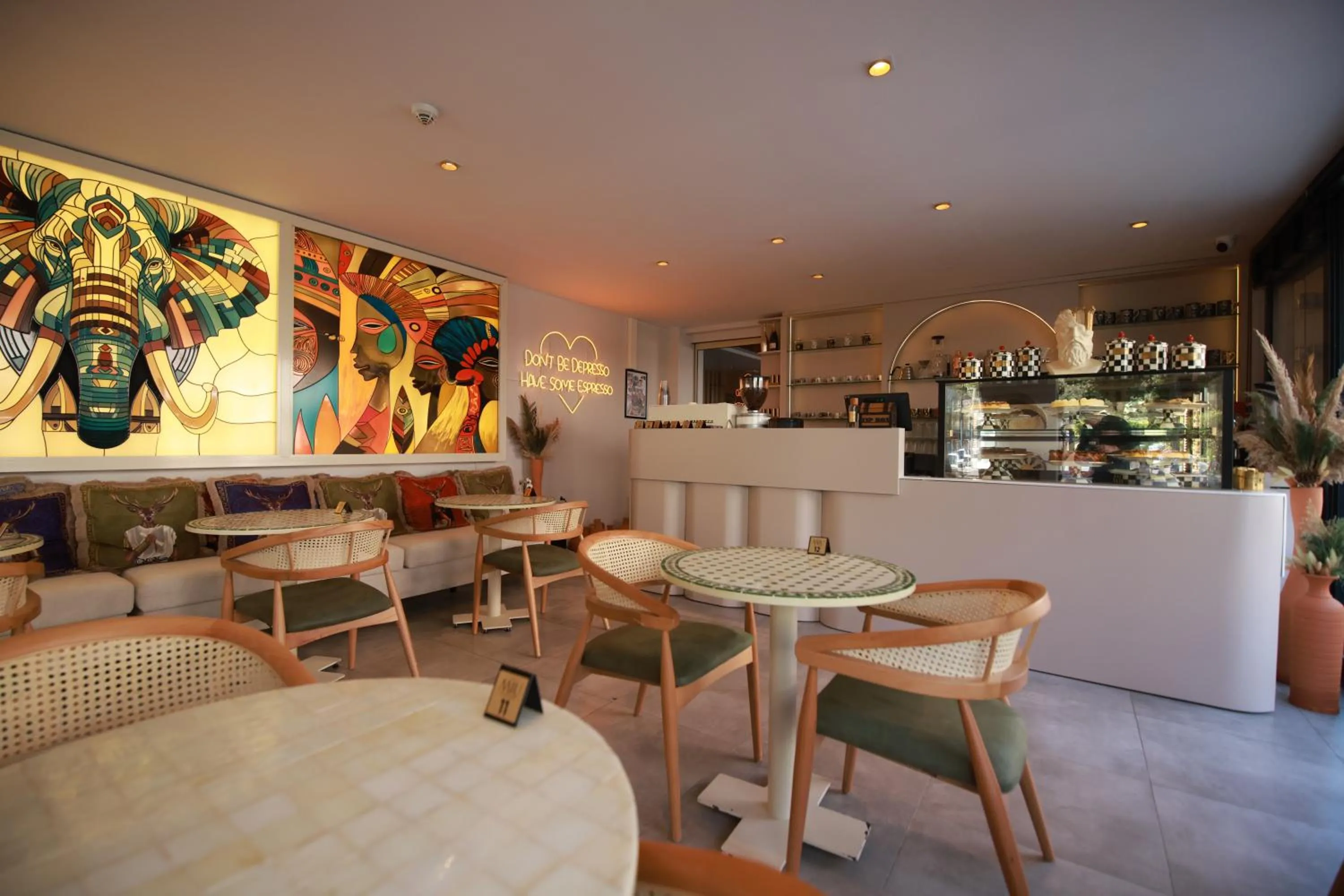 Restaurant/places to eat in Loft 1502