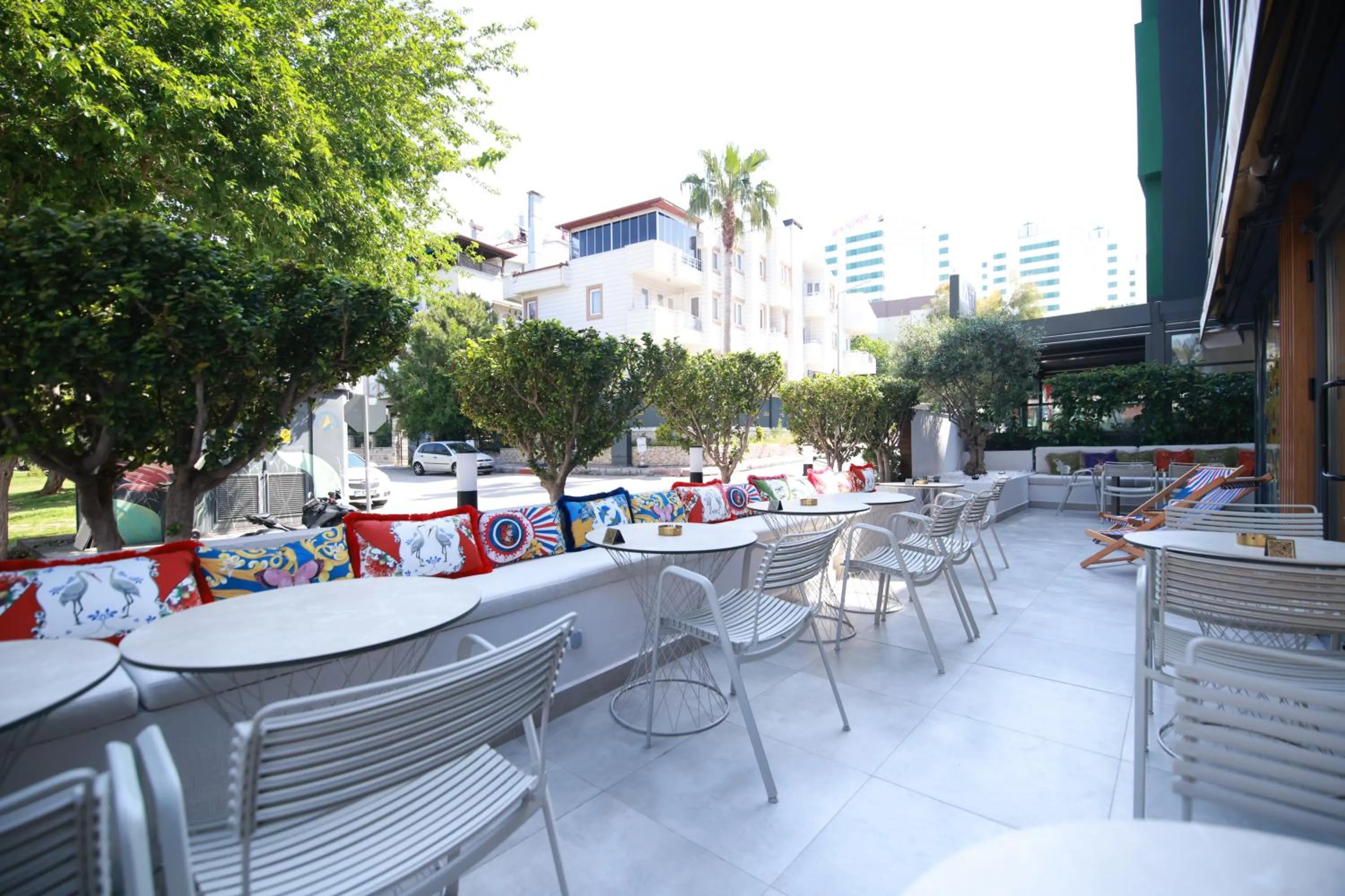 Restaurant/places to eat in Loft 1502