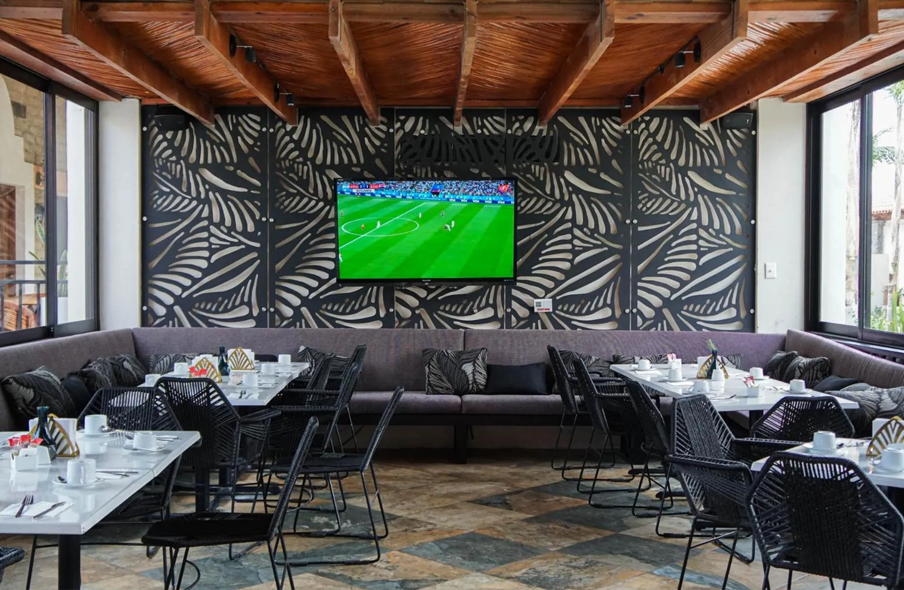 Restaurant/places to eat in Hacienda 1800