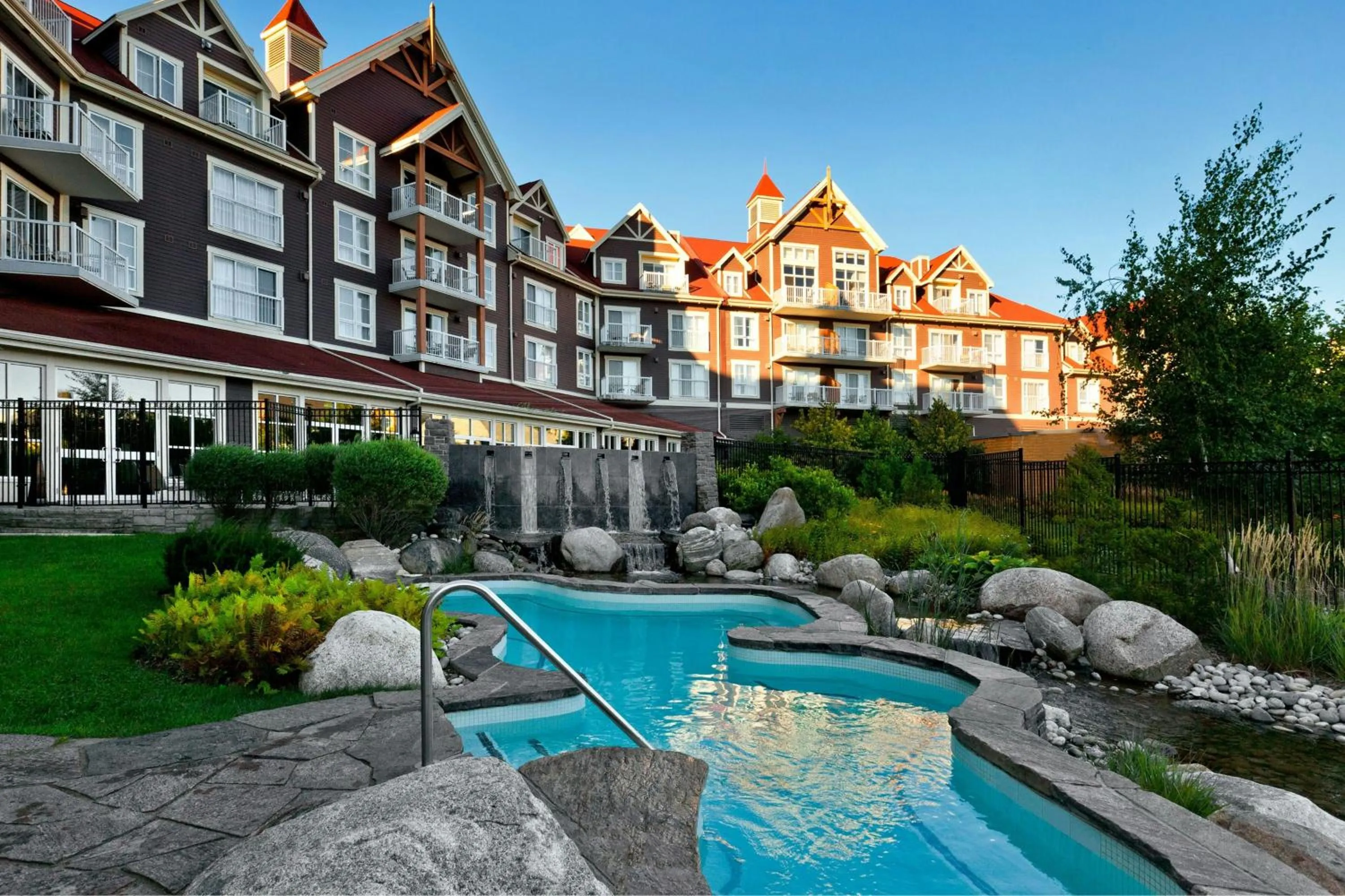 Swimming pool in The Westin Trillium House, Blue Mountain