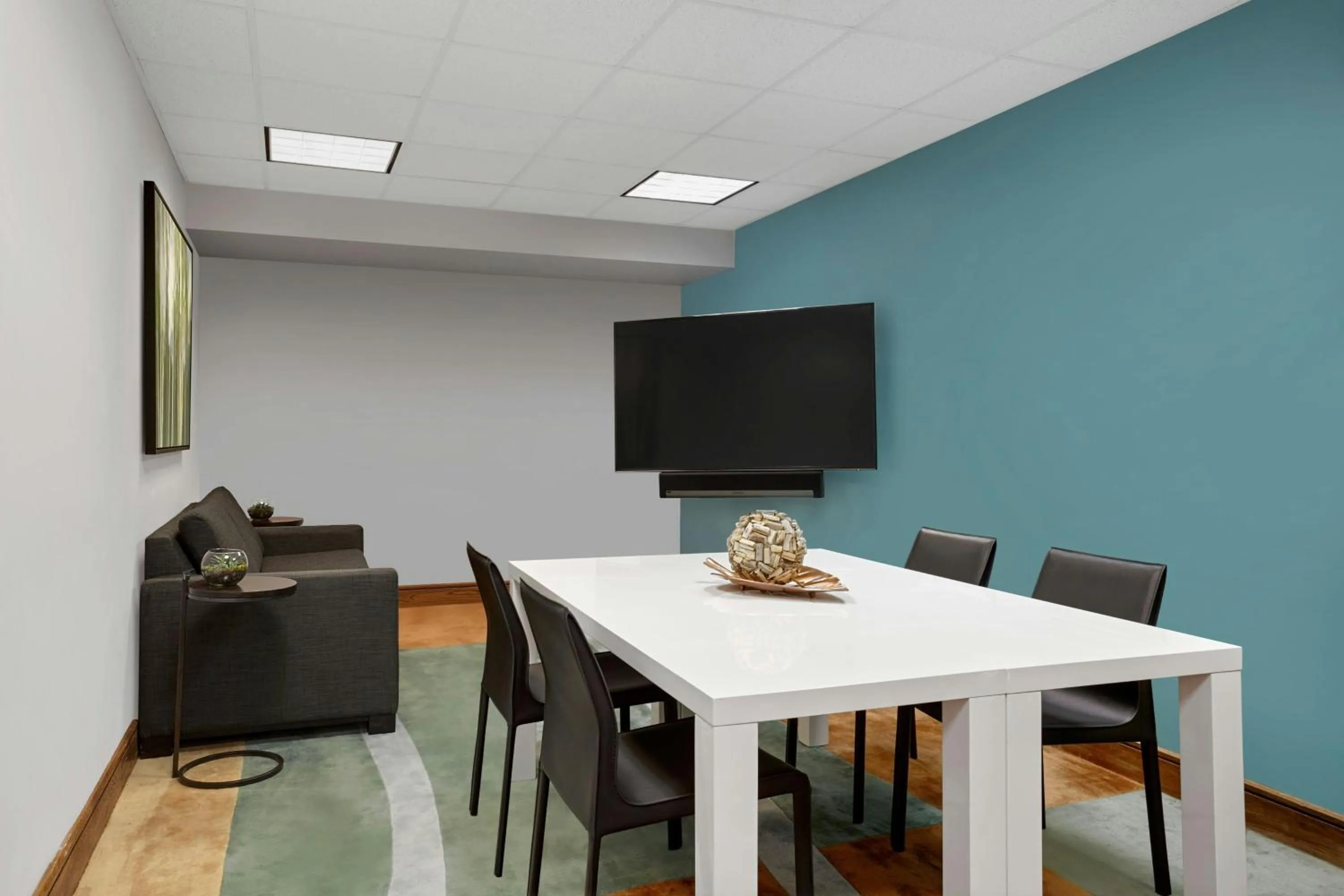 Lounge or bar in The Westin Trillium House, Blue Mountain