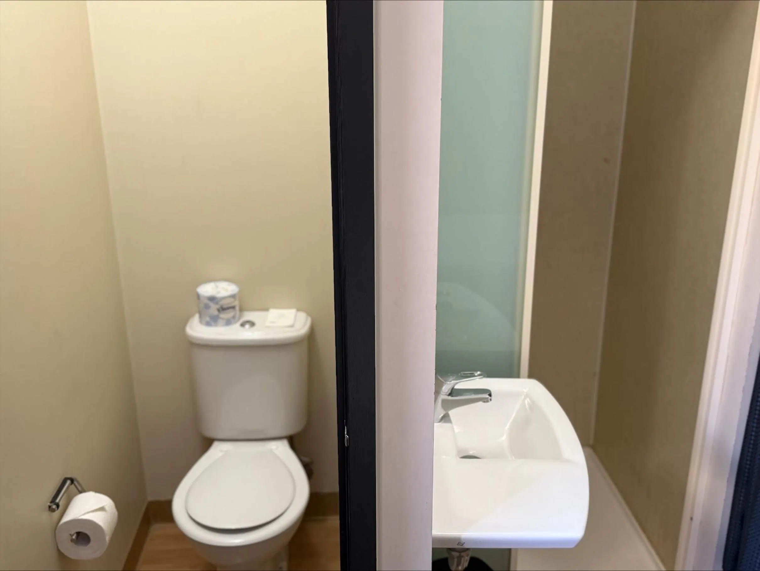 Toilet in ibis Budget - Melbourne CBD