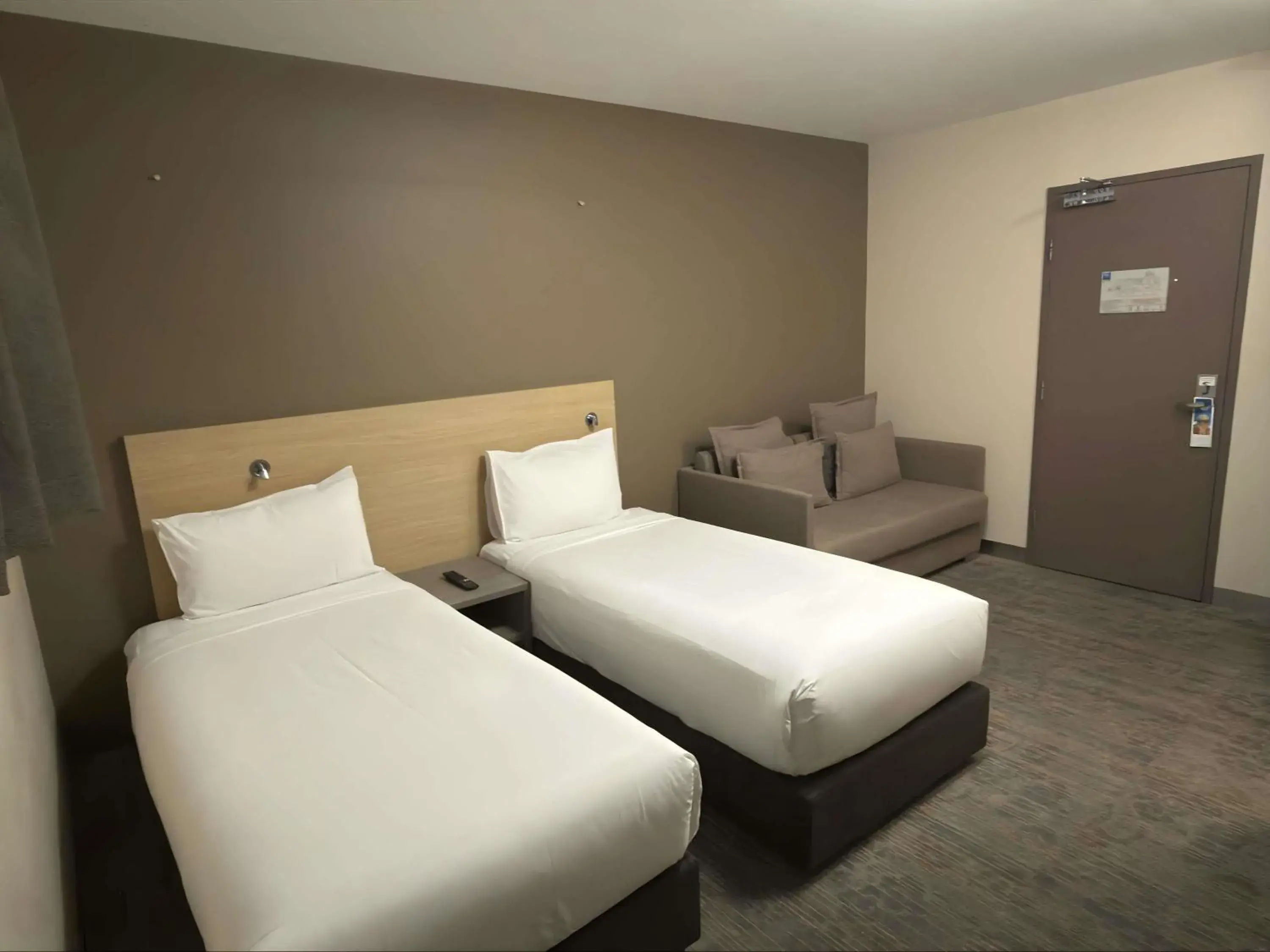 Standard Twin Room in ibis Budget - Melbourne CBD Standard Twin Room in ibis Budget - Melbourne CBD