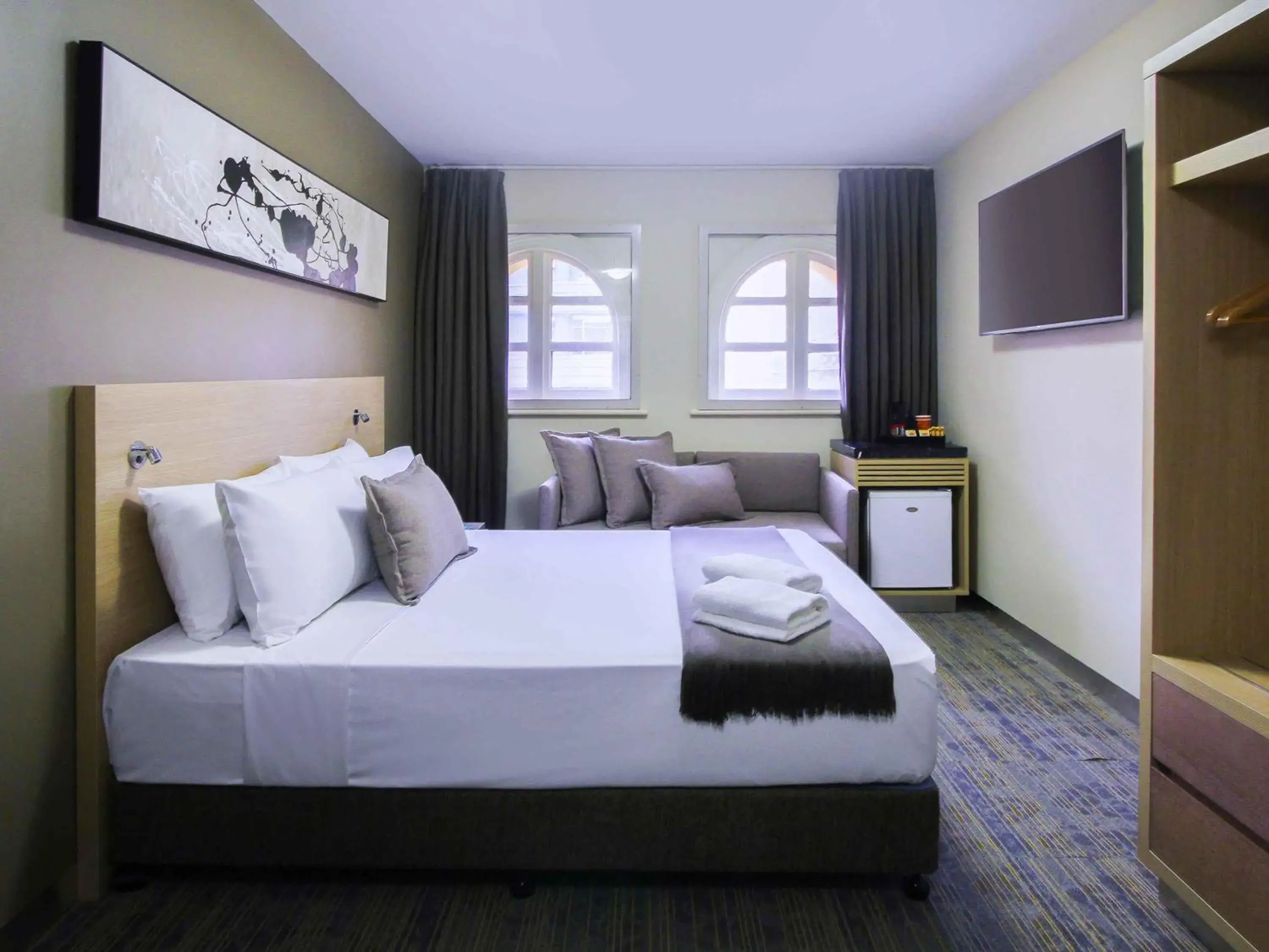 Superior Queen Room in ibis Budget - Melbourne CBD Superior Queen Room in ibis Budget - Melbourne CBD