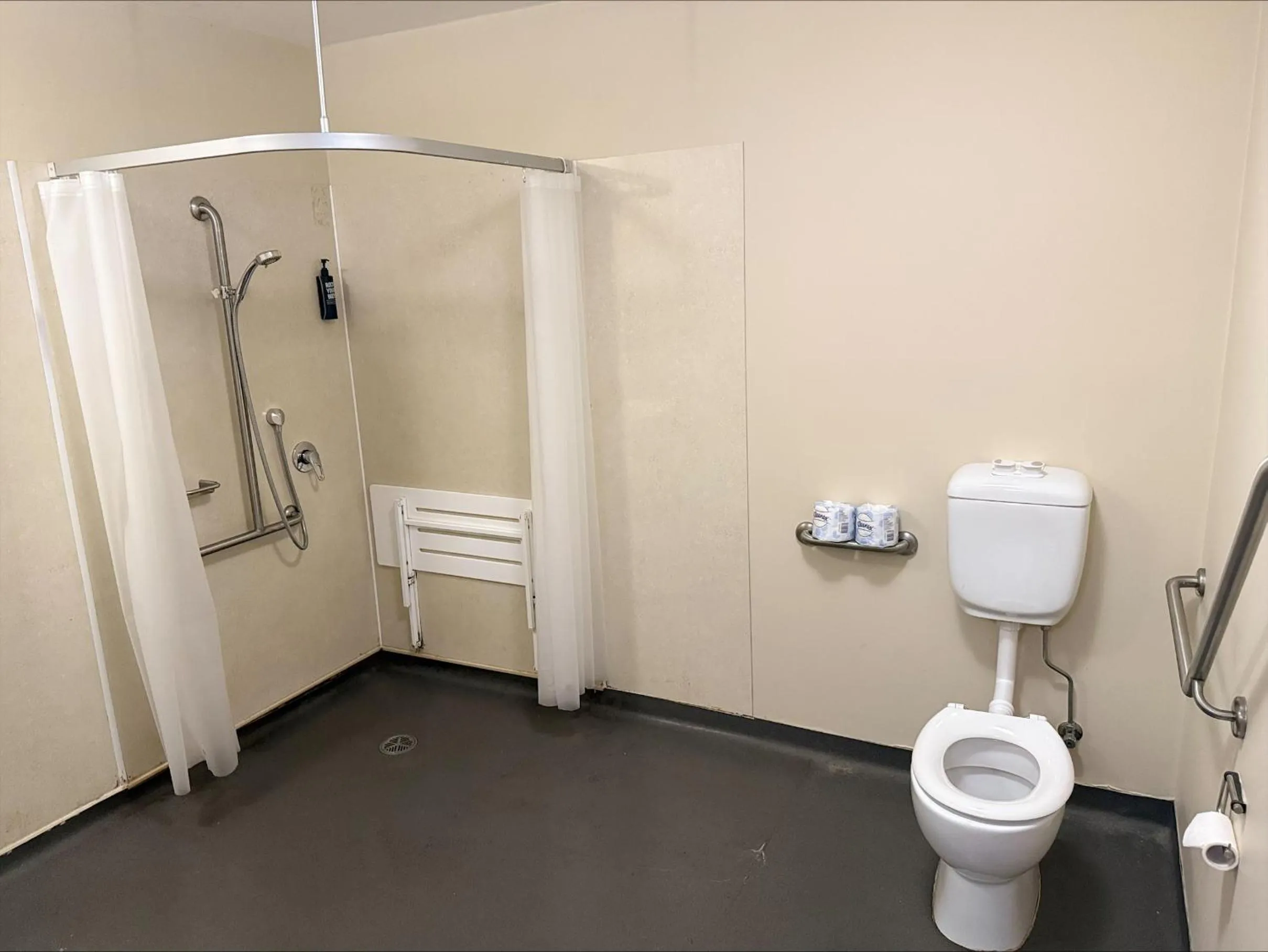 Toilet in ibis Budget - Melbourne CBD