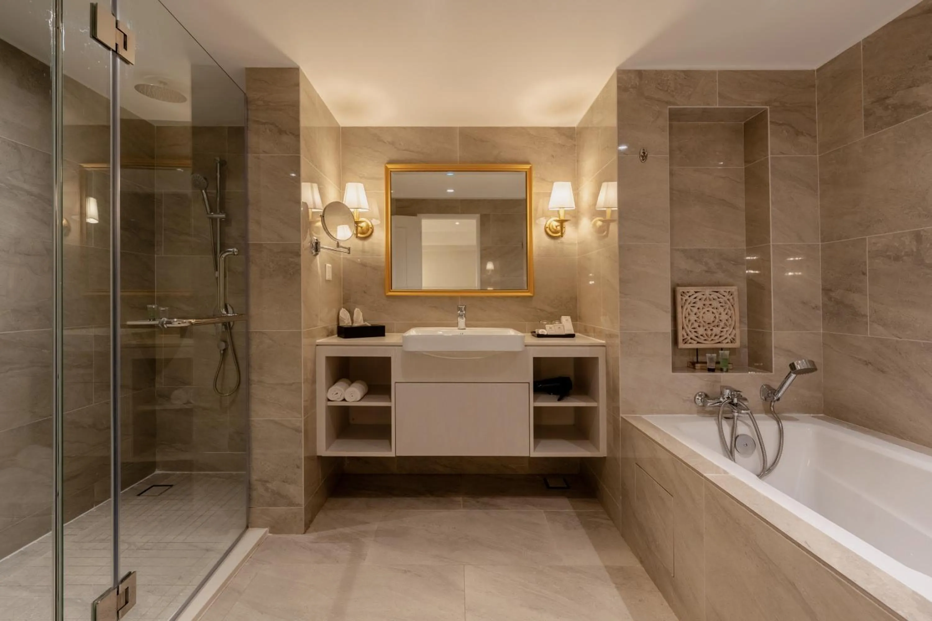 Bathroom in The Palace Hotel Kota Kinabalu