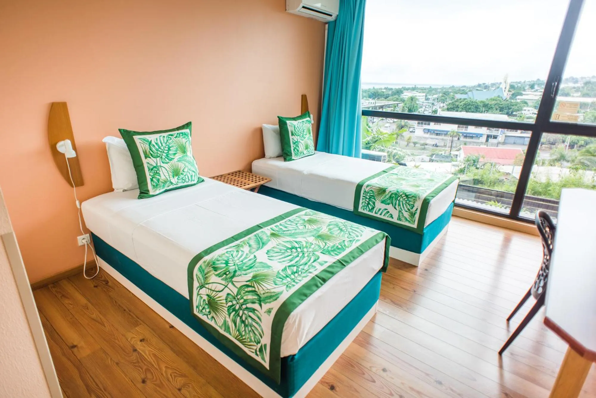 Bed in Tahiti Airport Motel