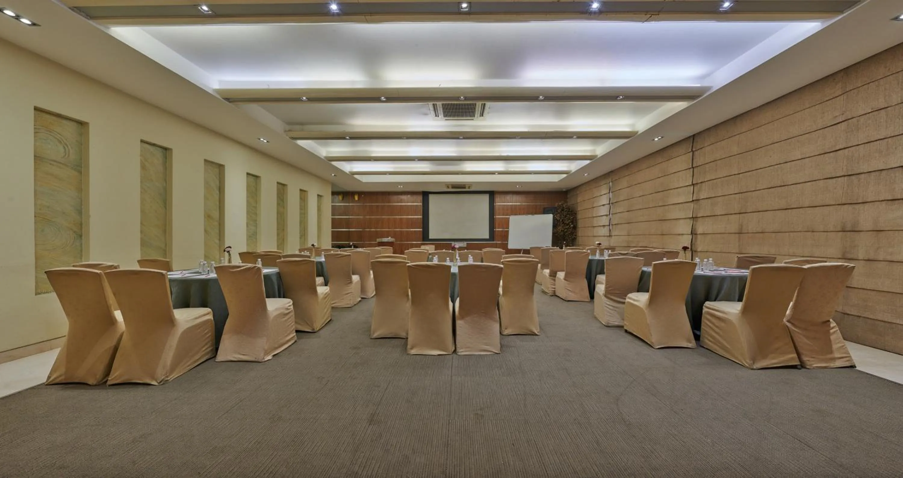 Banquet/Function facilities in Hotel Residency Andheri