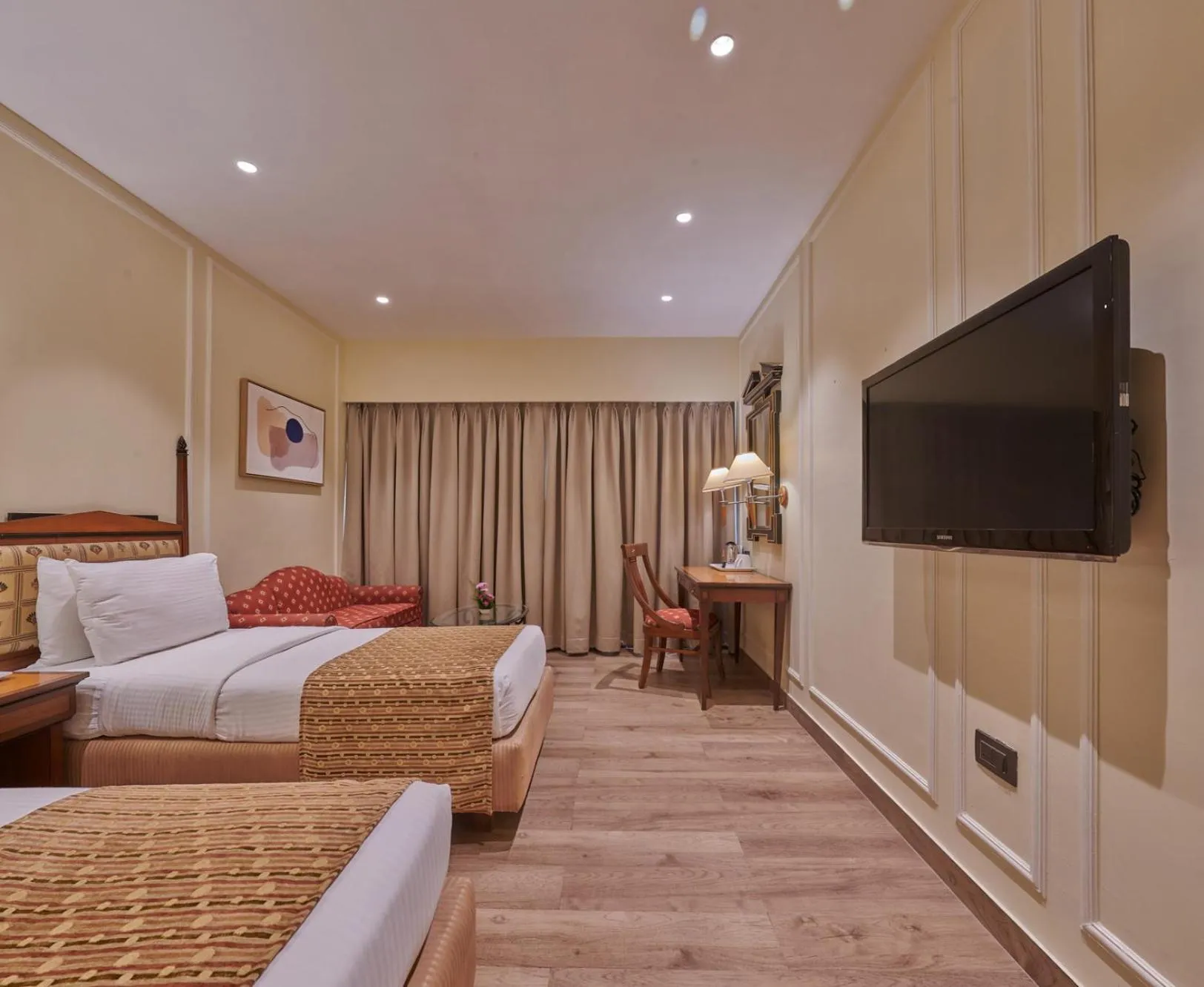 TV and multimedia, Bed in Hotel Residency Andheri