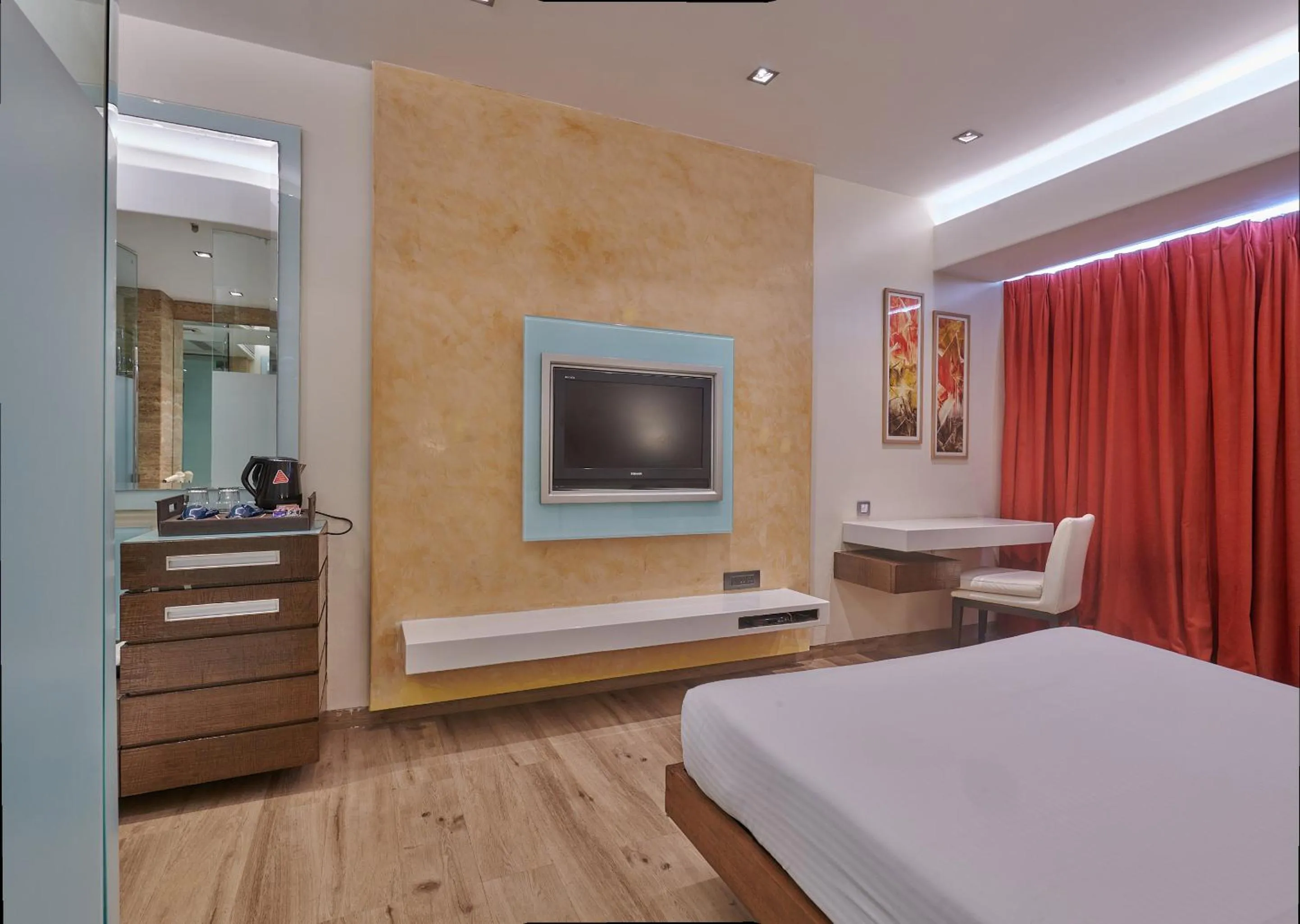 TV and multimedia, Bed in Hotel Residency Andheri