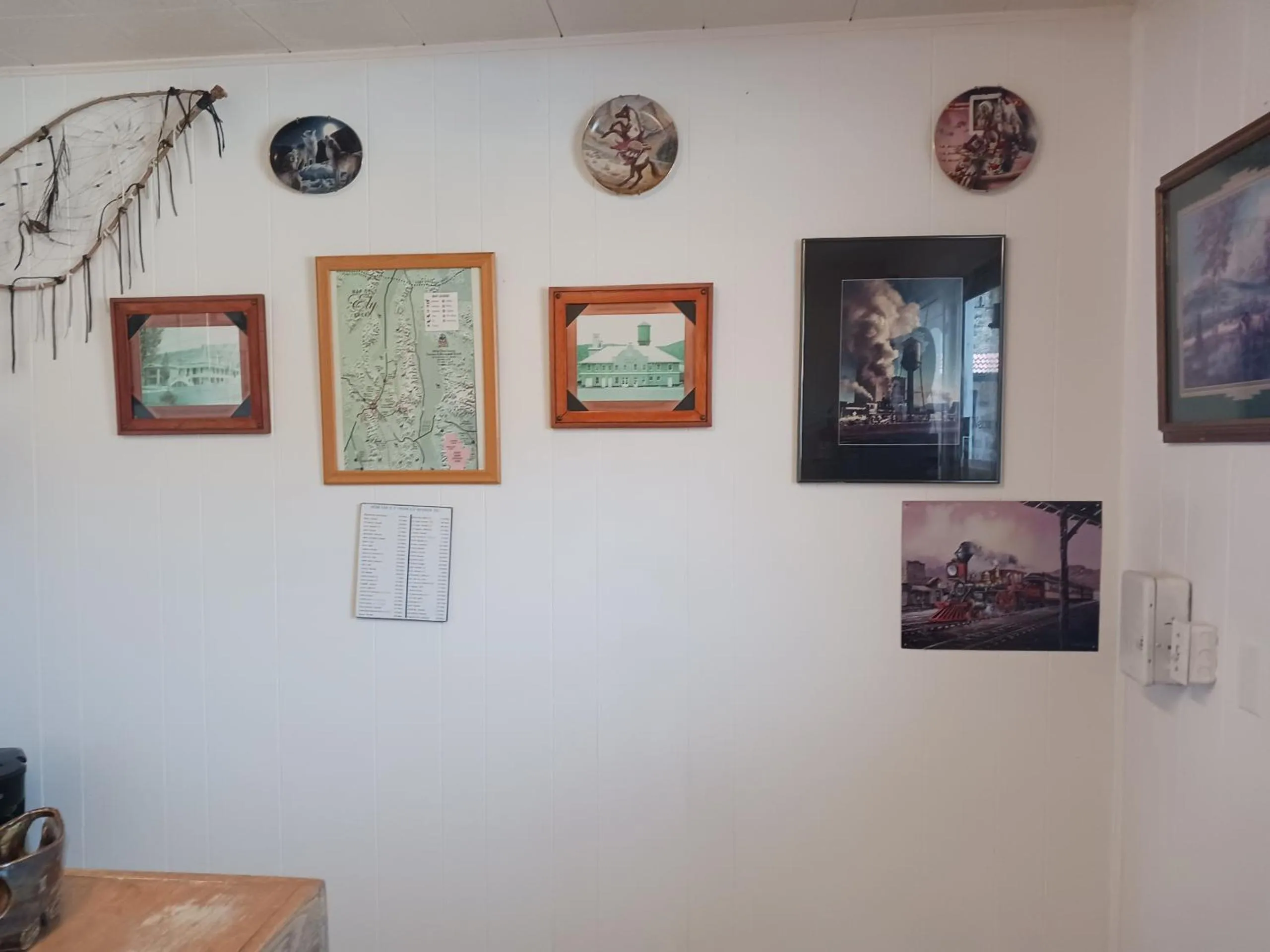 Lobby or reception in White Pine Motel