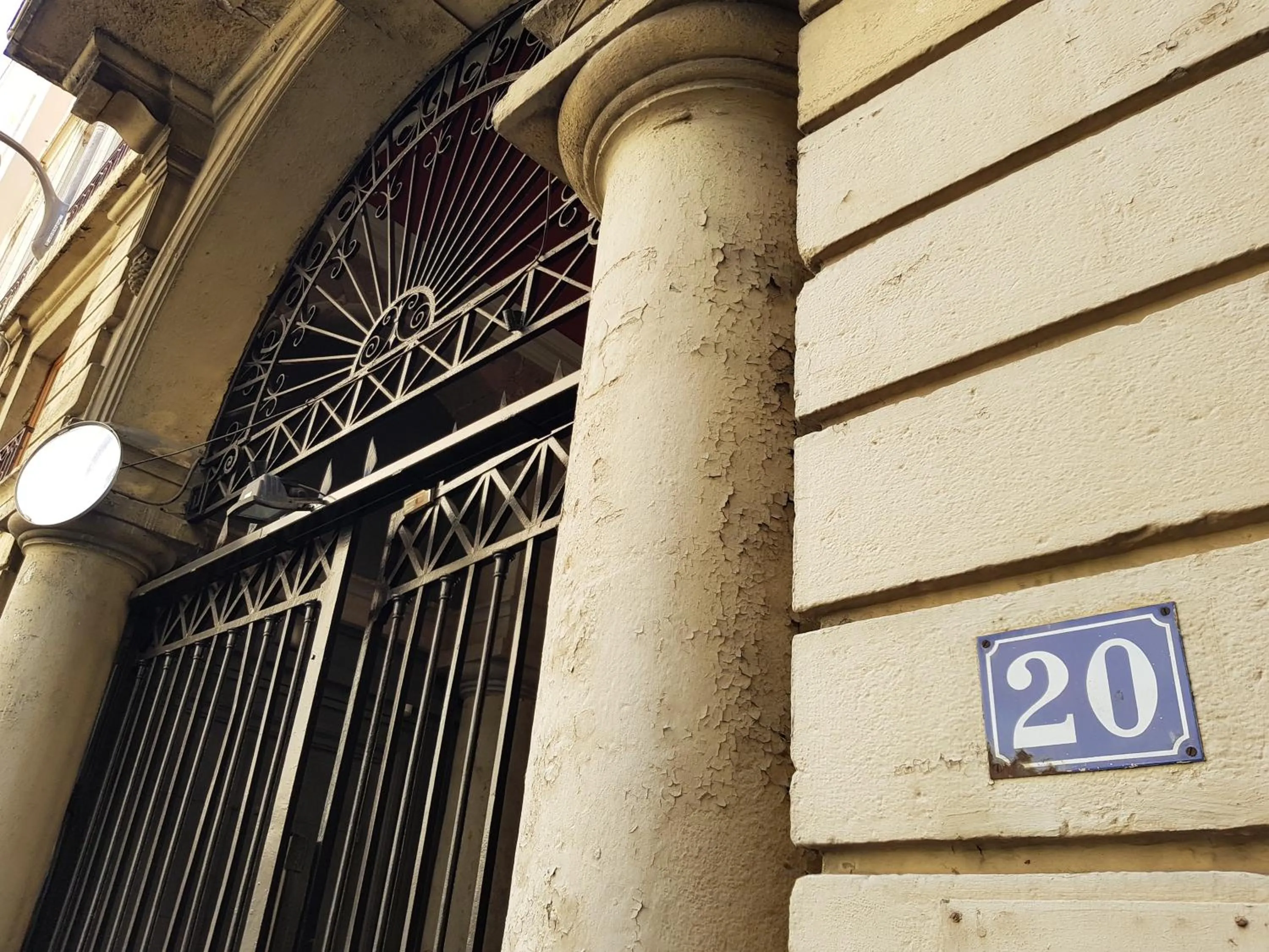 Facade/entrance in LOGE DE L'OPERA