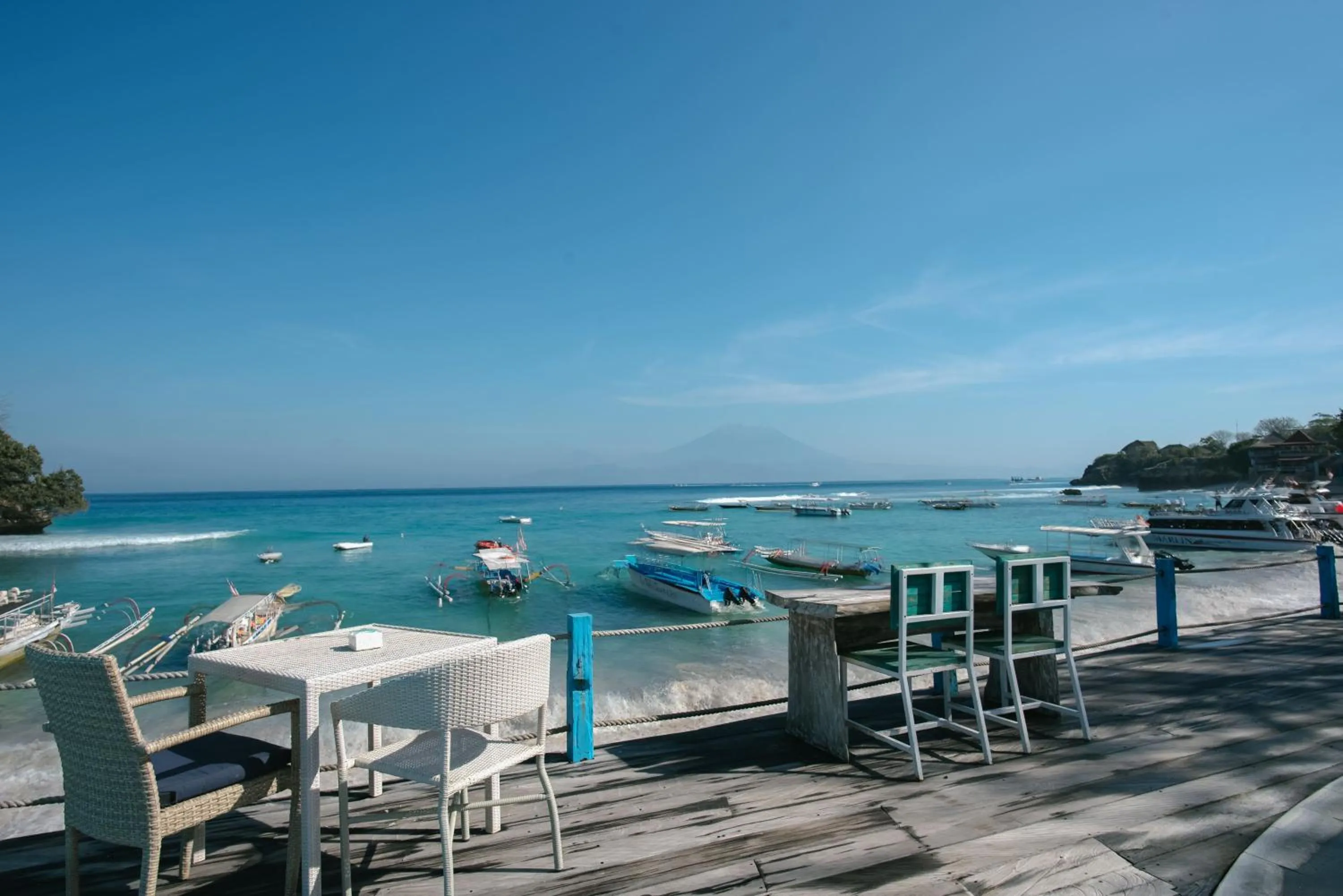 Restaurant/places to eat in Le Nusa Beach Club