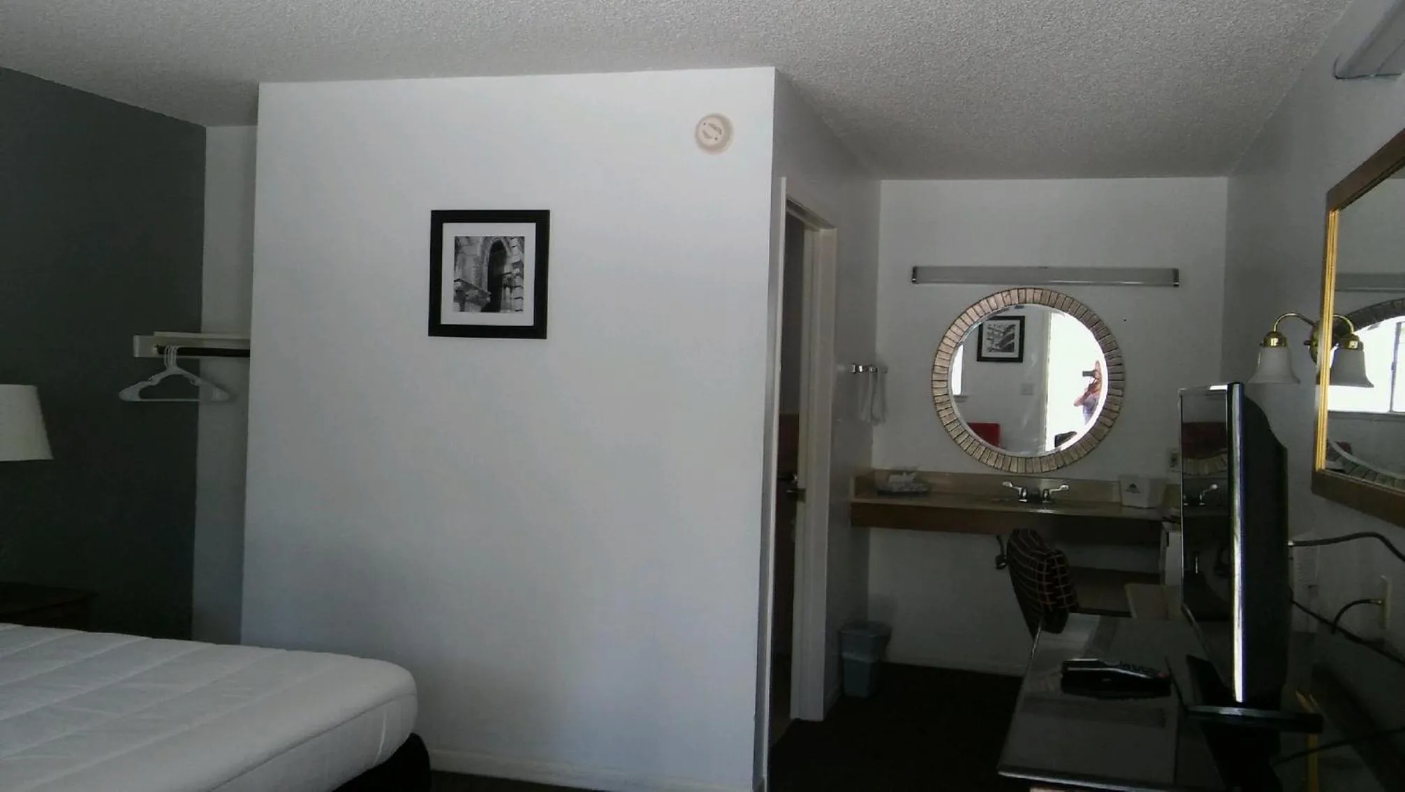 Bed in The Oak Motel