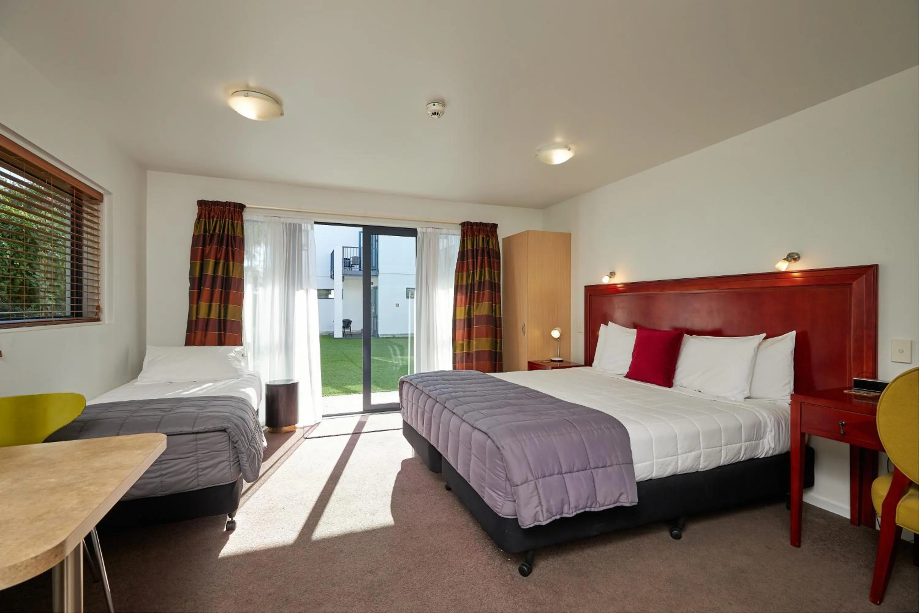 Photo of the whole room, Bed in Kaikoura Quality Suites